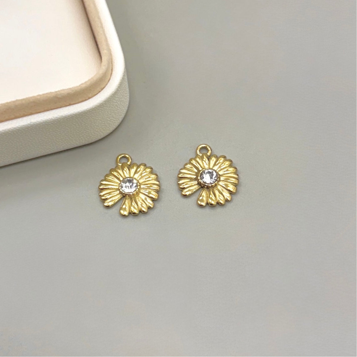 COLGANTE FLOR | 15MM | 1 UND