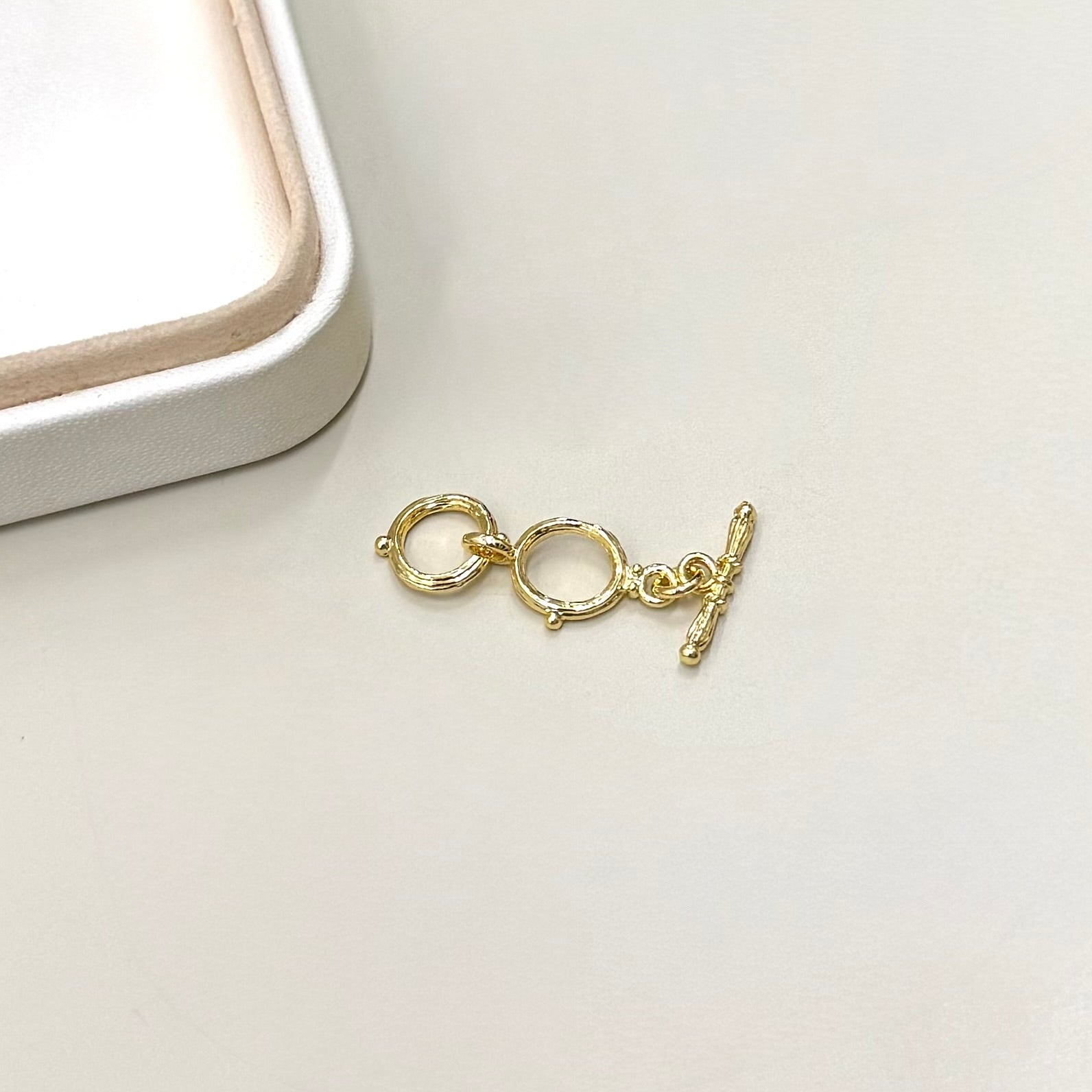 BROCHE OT | DOBLE OVALADO | BAÑO DE ORO