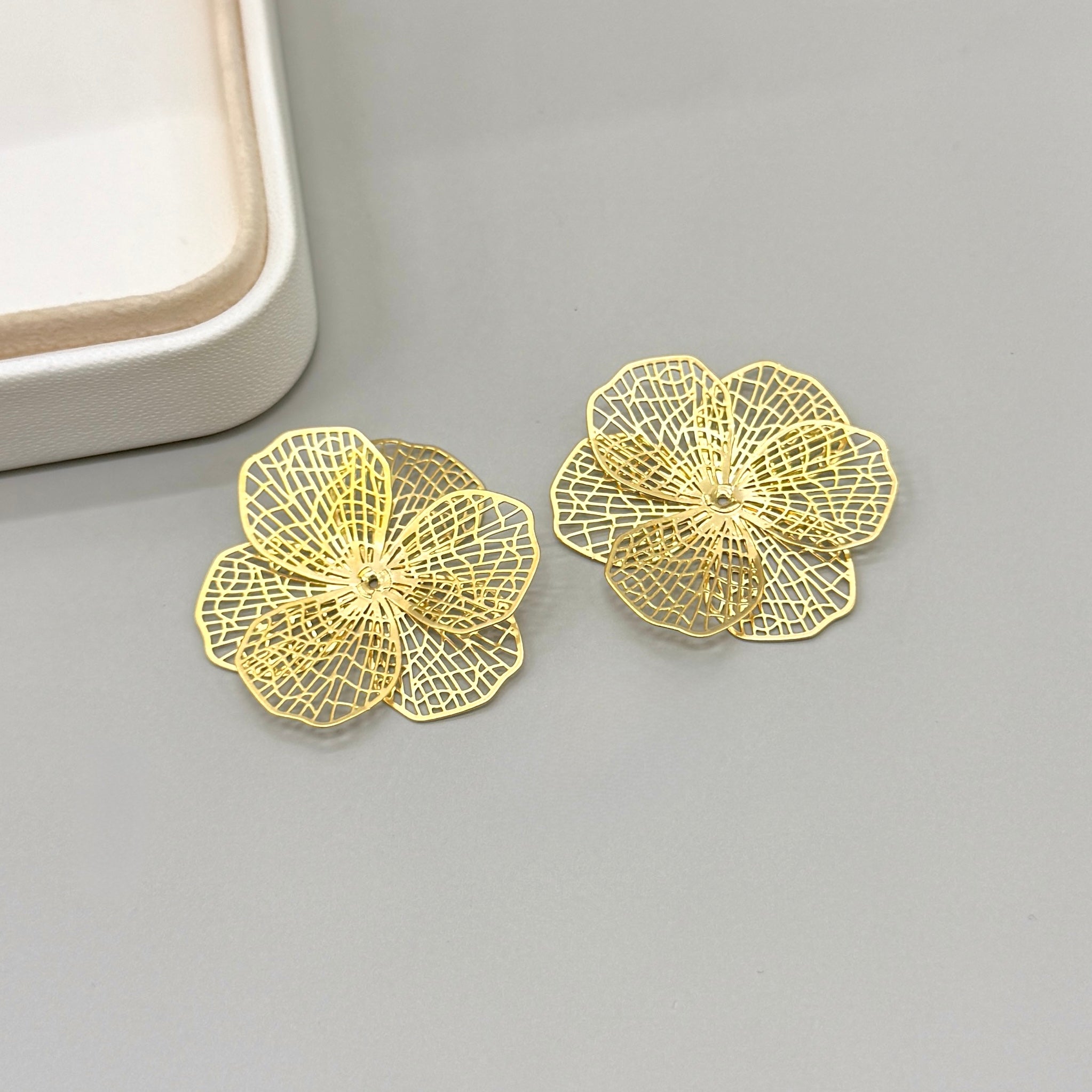 COLGANTE | FLORES RELIEVE | 1 UND