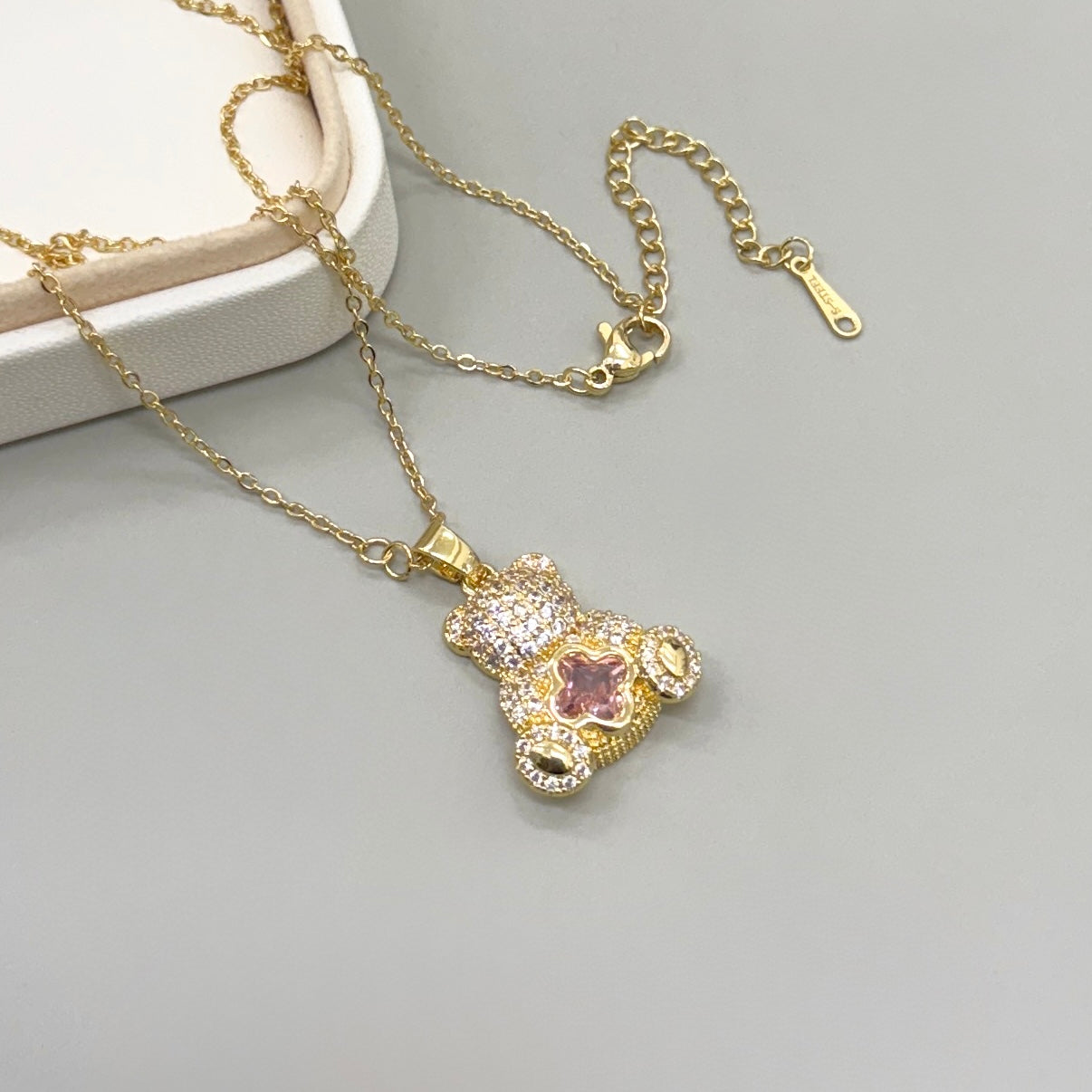 COLLAR | OSO CON TREBOL ROSA