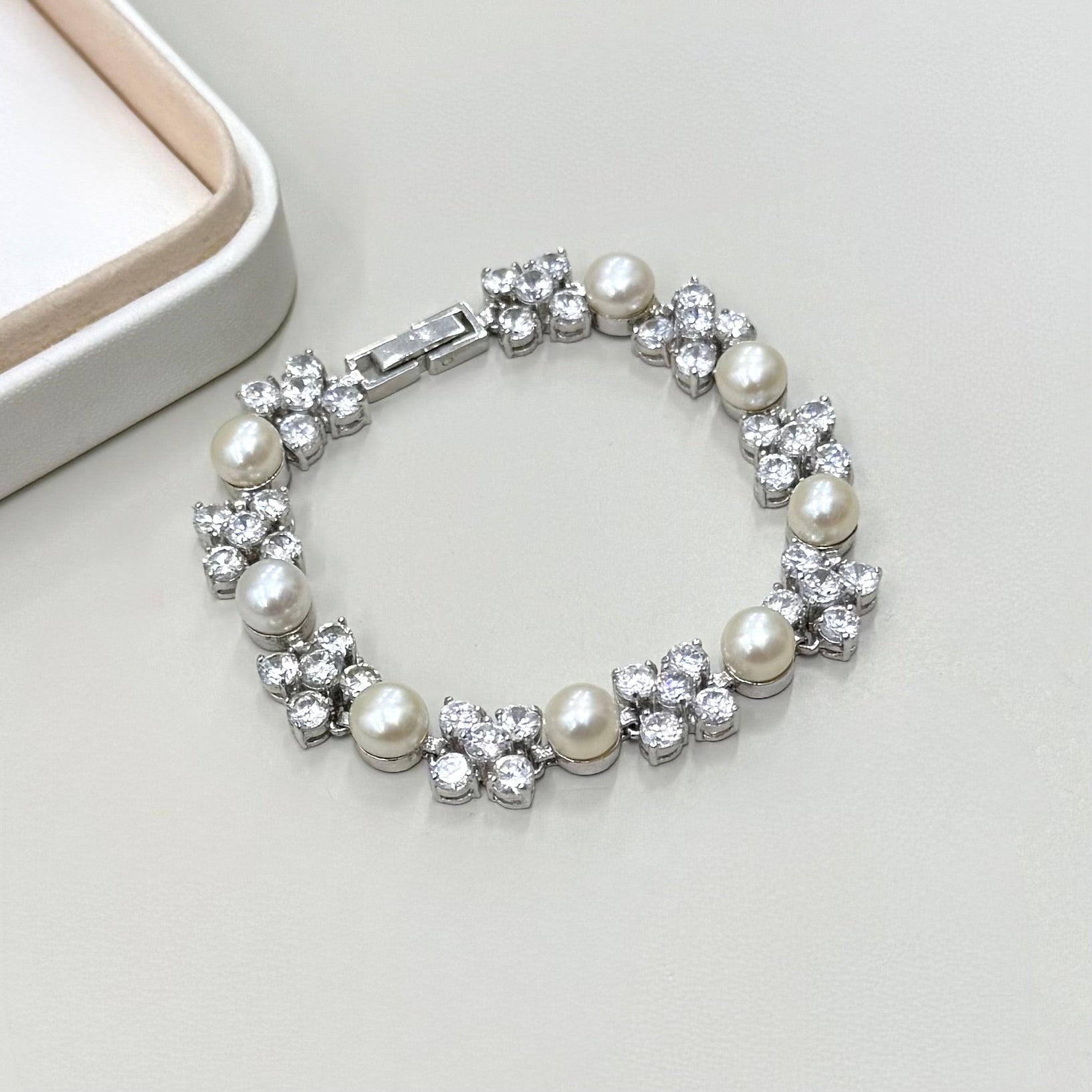 COLLAR | FLOR Y PERLAS