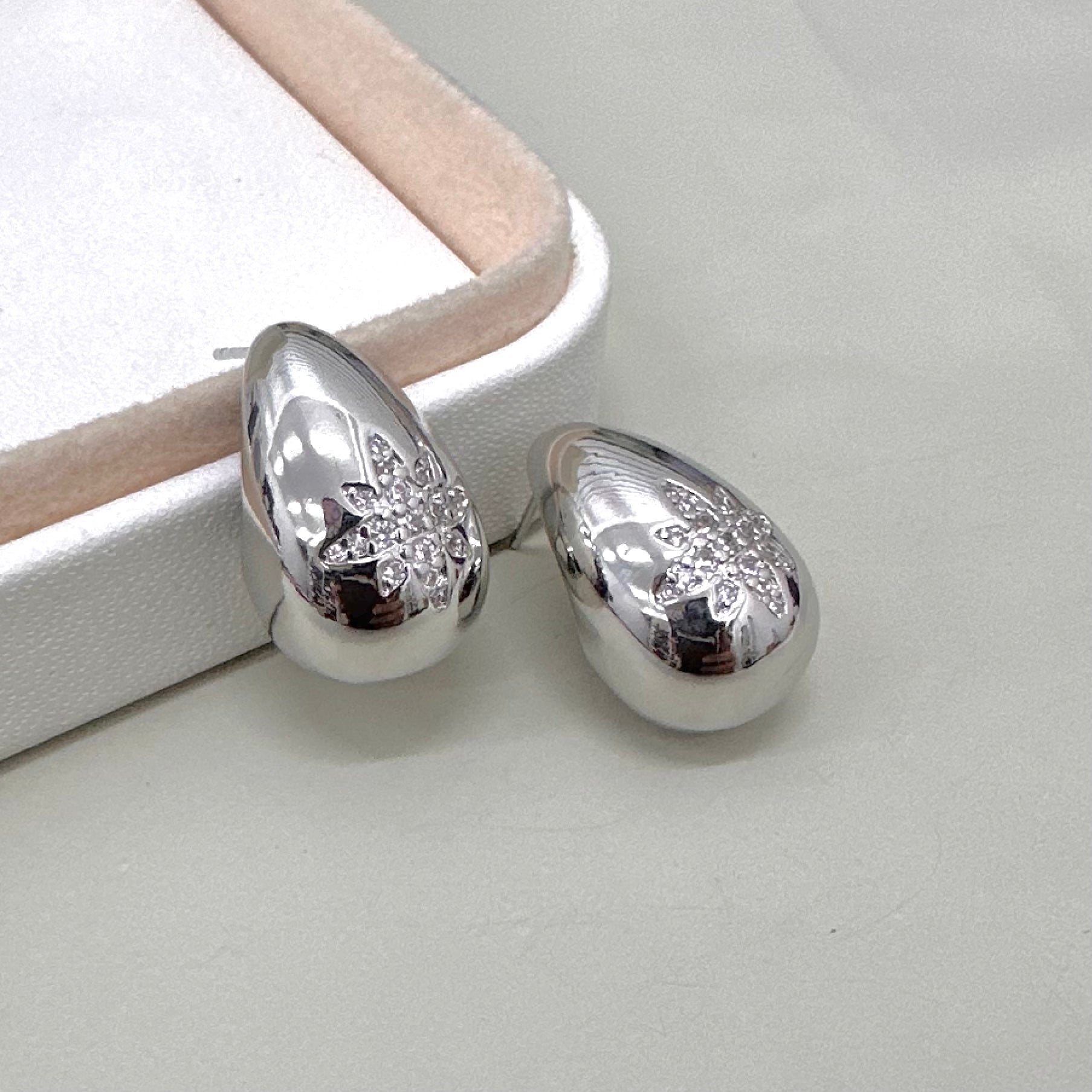 AROS BAÑO DE ORO | GOTAS ESTRELLA ZIRCONES | 25MM X 13MM