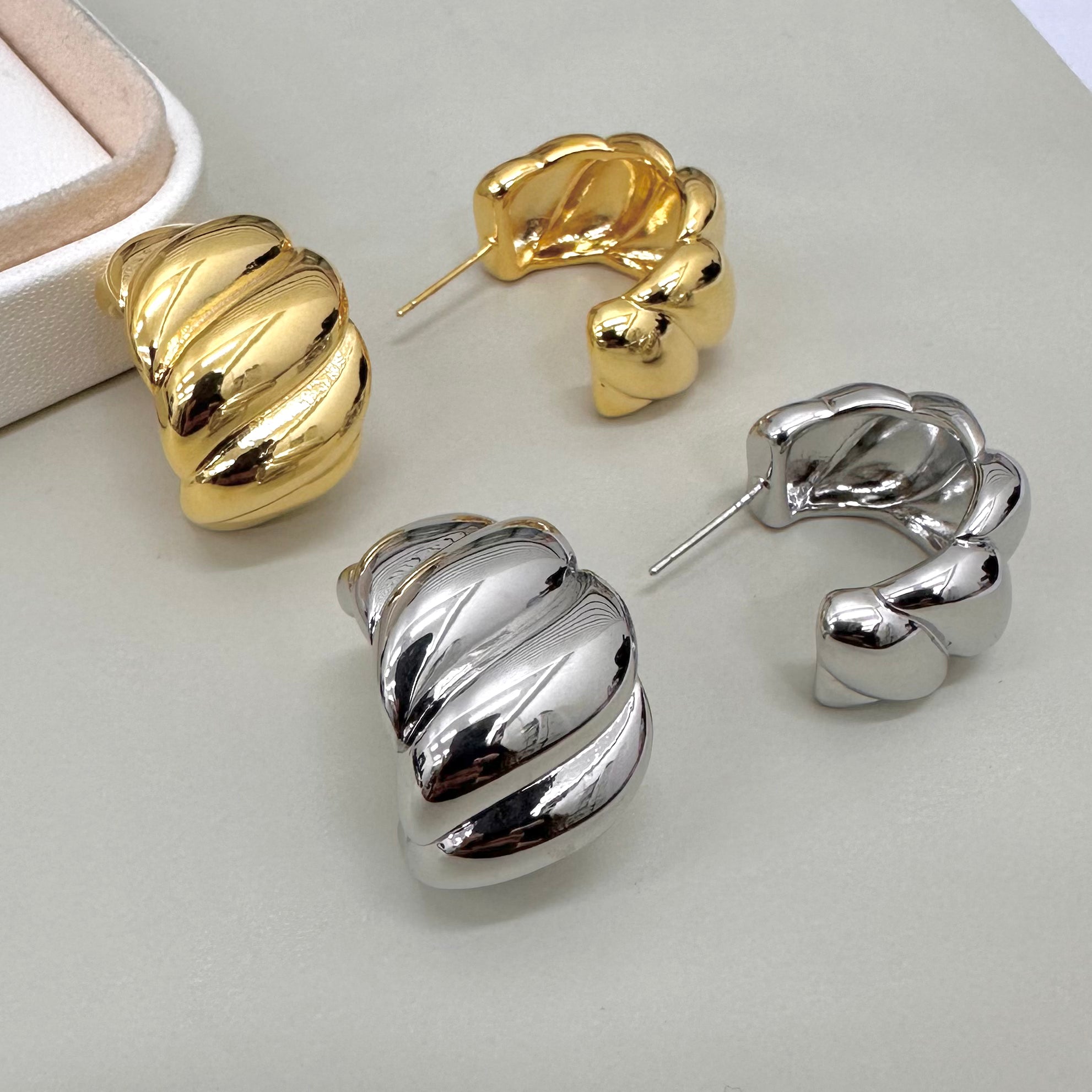 AROS BAÑO DE ORO | ARGOLLA TRENZA | 23MM X 20MM