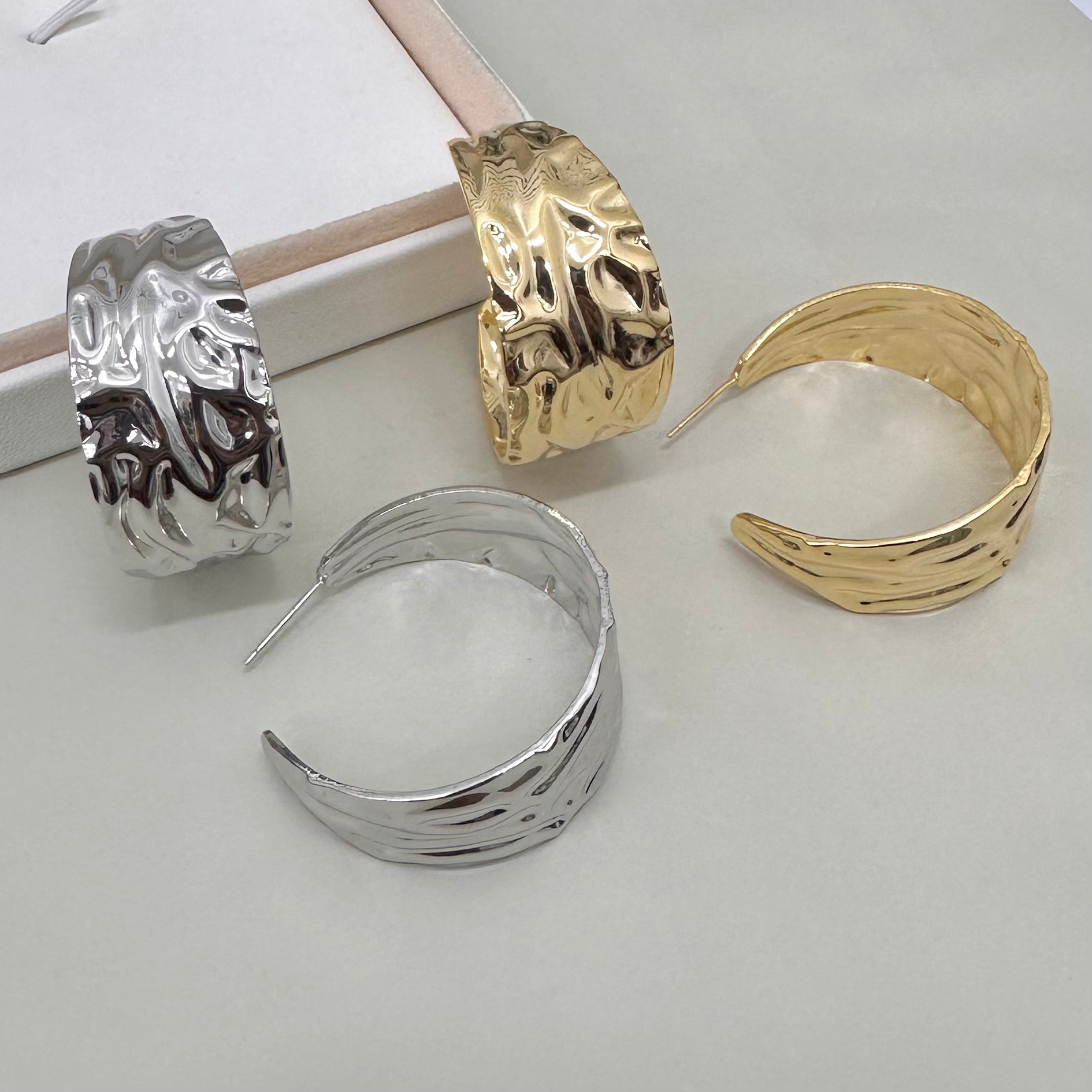 AROS BAÑO DE ORO | MEDIA LUNA RUGOSA GRANDE | 37MM X 20MM