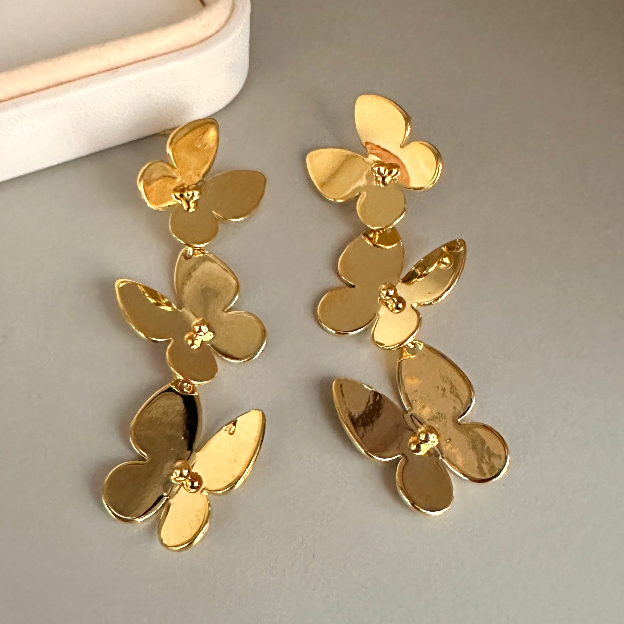 AROS | TRES MARIPOSAS