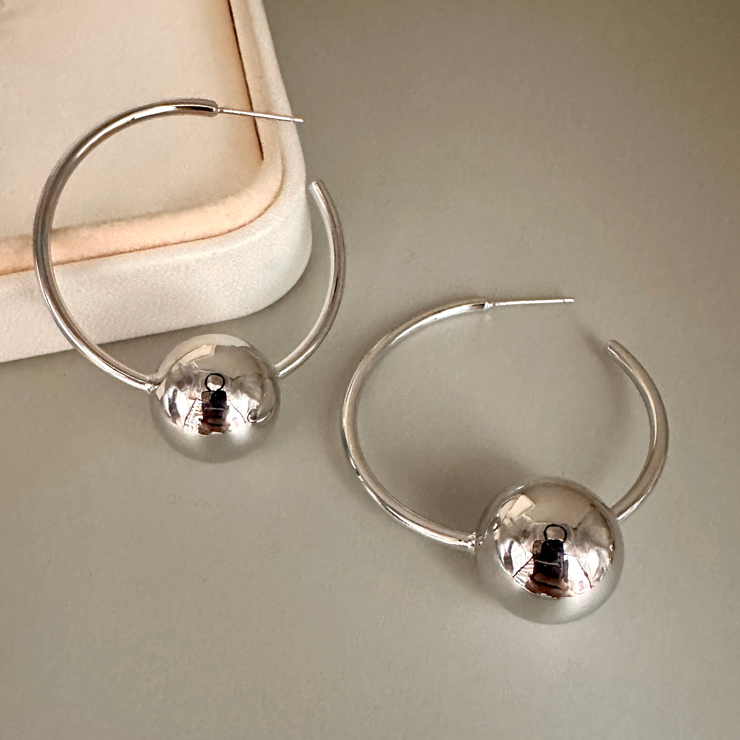 AROS | ARGOLLA CON ESFERA