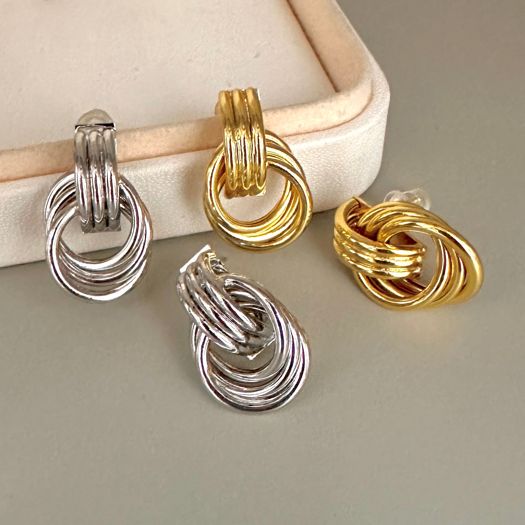 AROS | TRES LINEAS Y TRES CIRCULOS