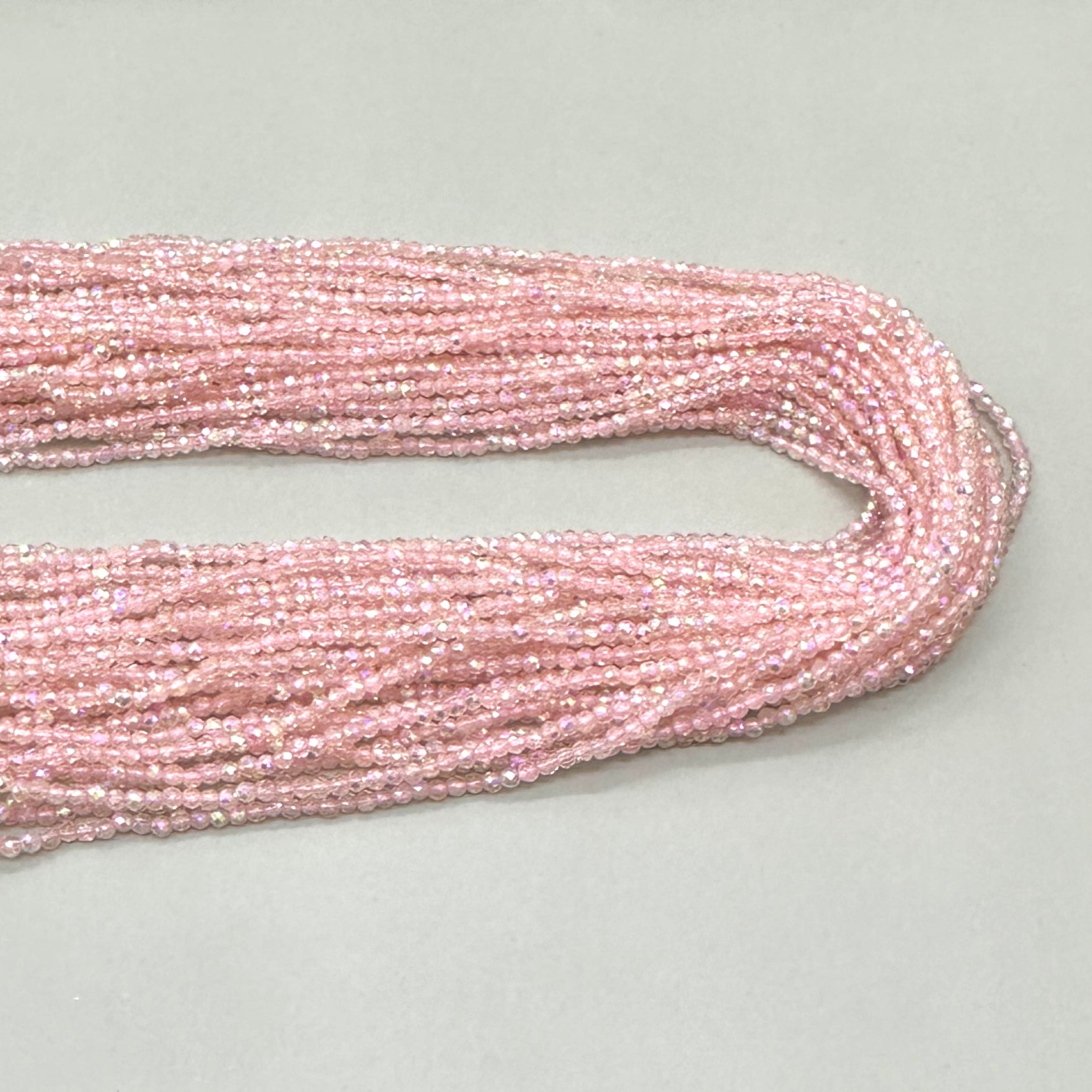 CRISTALES MINERALES FACETADO | ROSA DAMASCO TRASLUCIDO TORNASOL