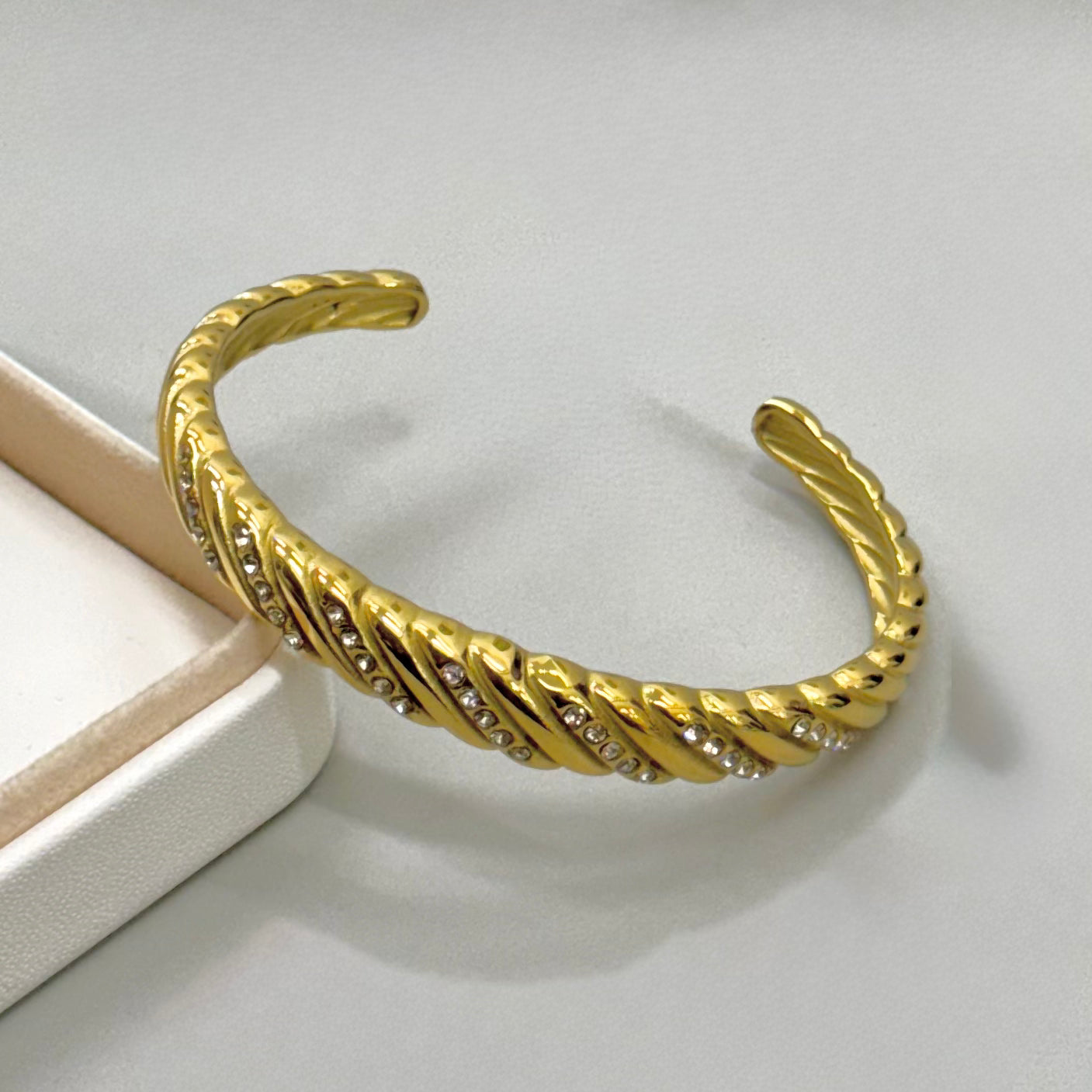 PULSERA RIGIDA | DISEÑO Y STRASS
