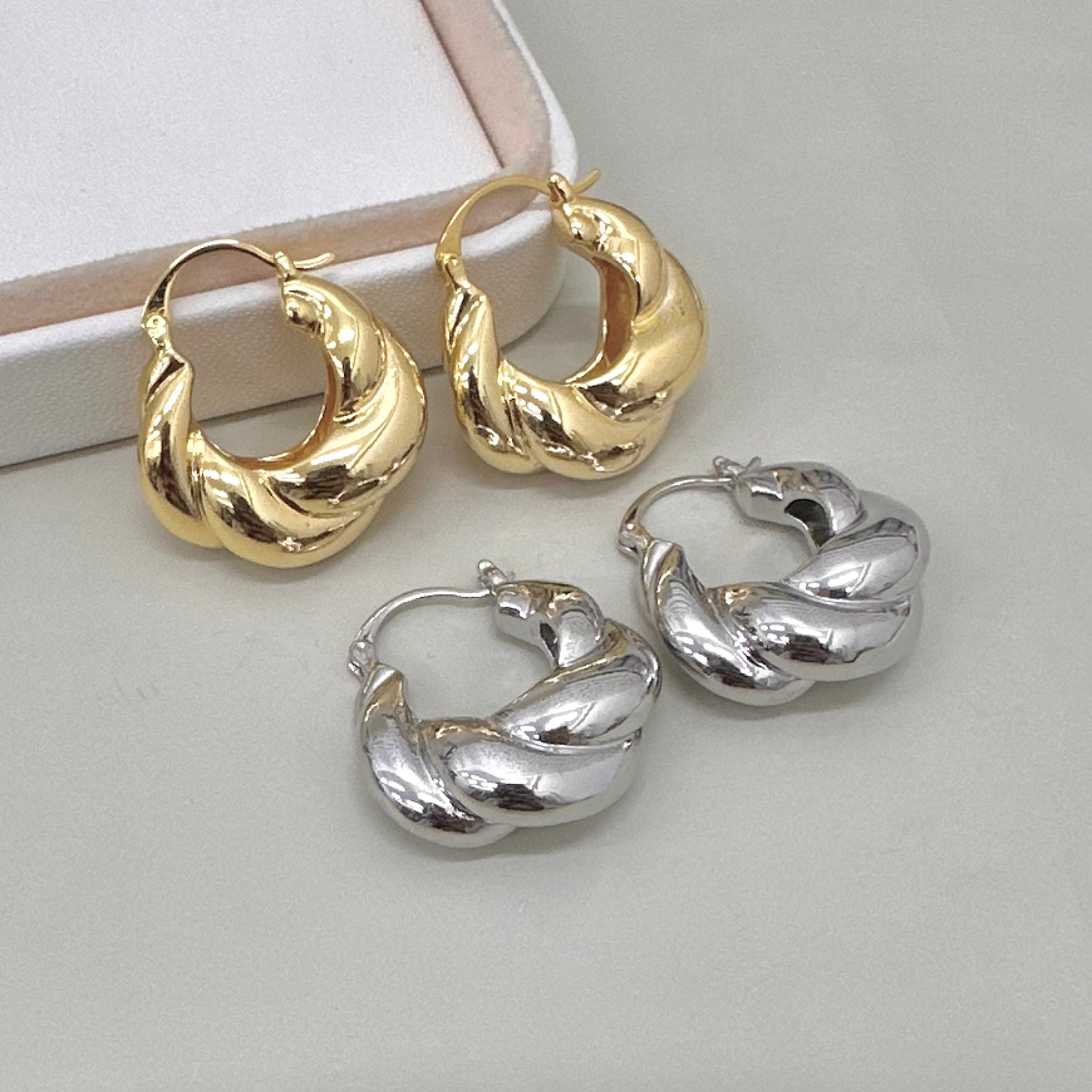 AROS BAÑO DE ORO | ARGOLLA ANUDADA | 30 MM X 13MM