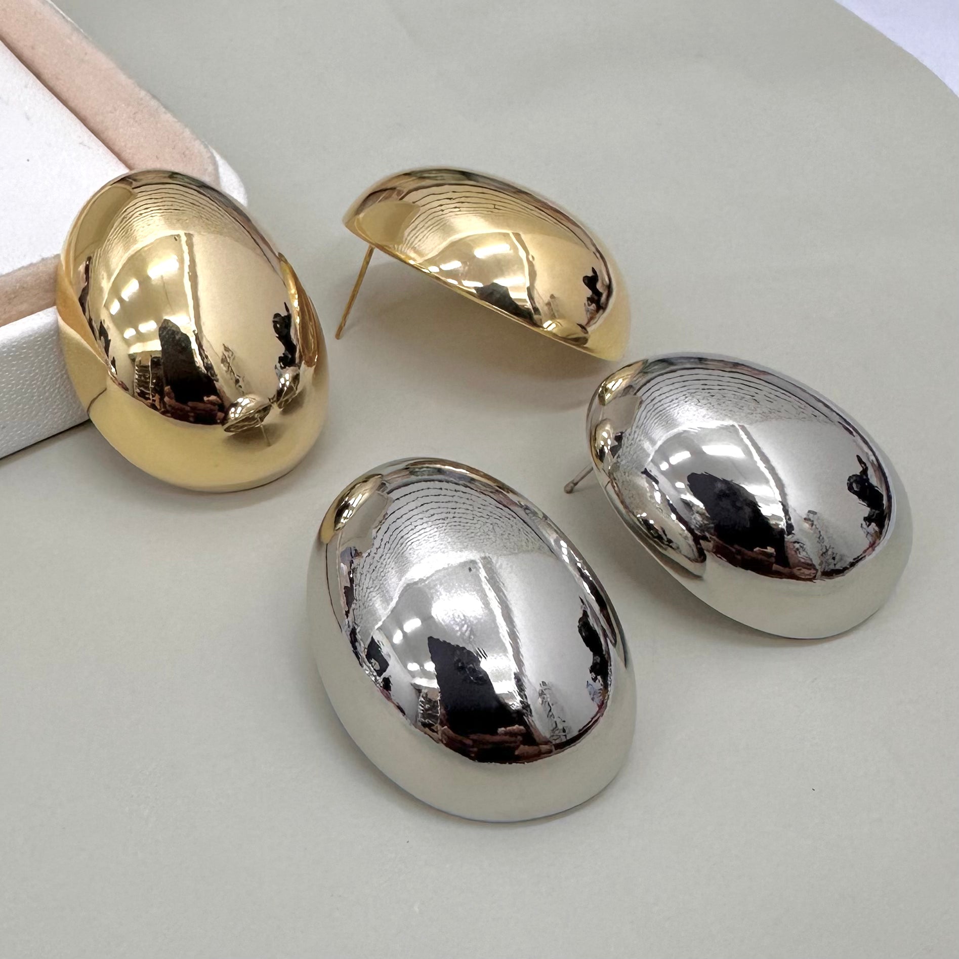 AROS BAÑO DE ORO | ESFERA IRREGULAR OBLICUA | 40MM X 30MM