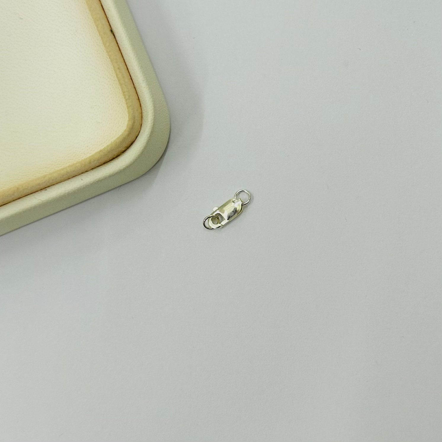 BROCHE MOSQUETON LARGO | PLATA 925 | 10MM