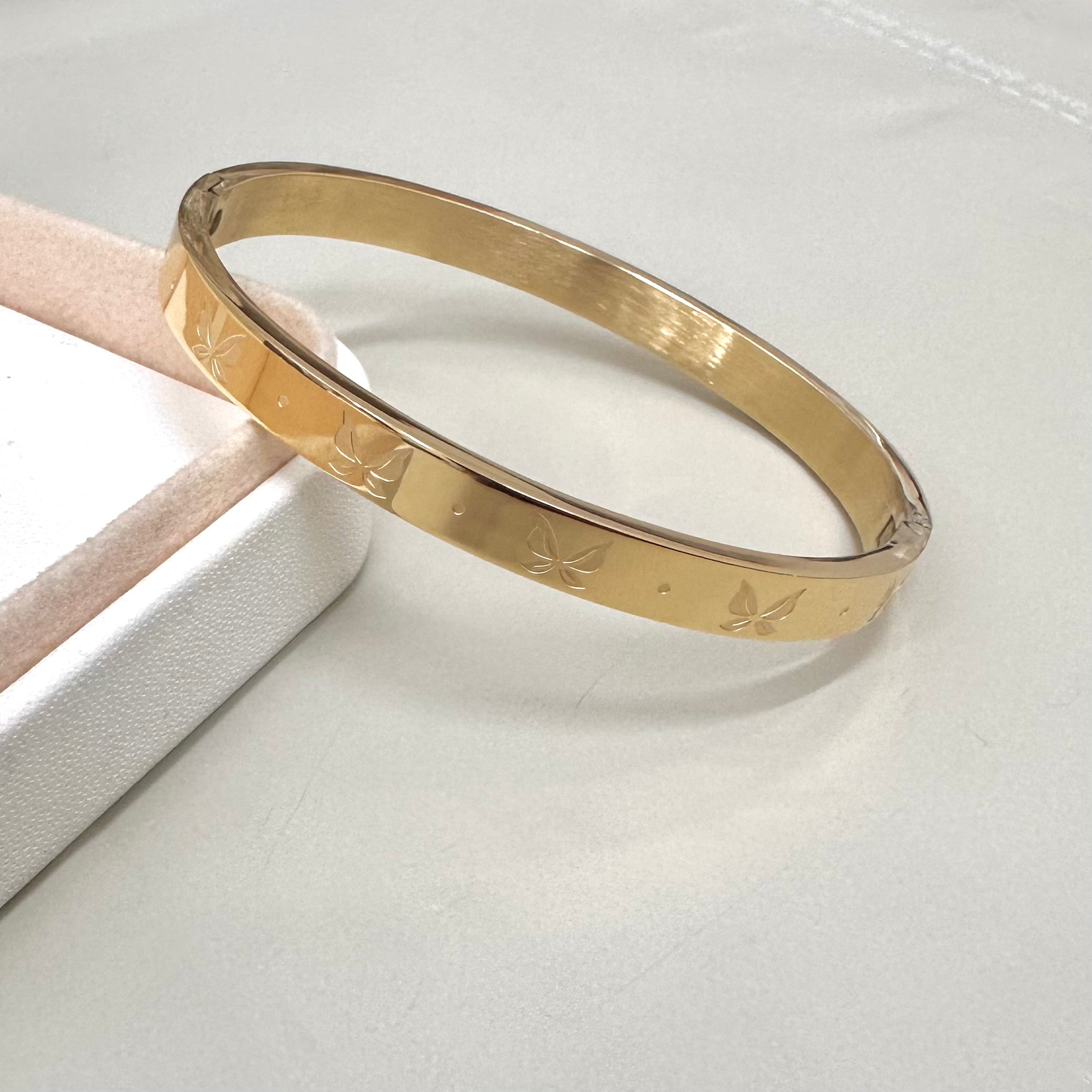 PULSERA RIGIDA | GRABADO PUNTO MARIPOSA