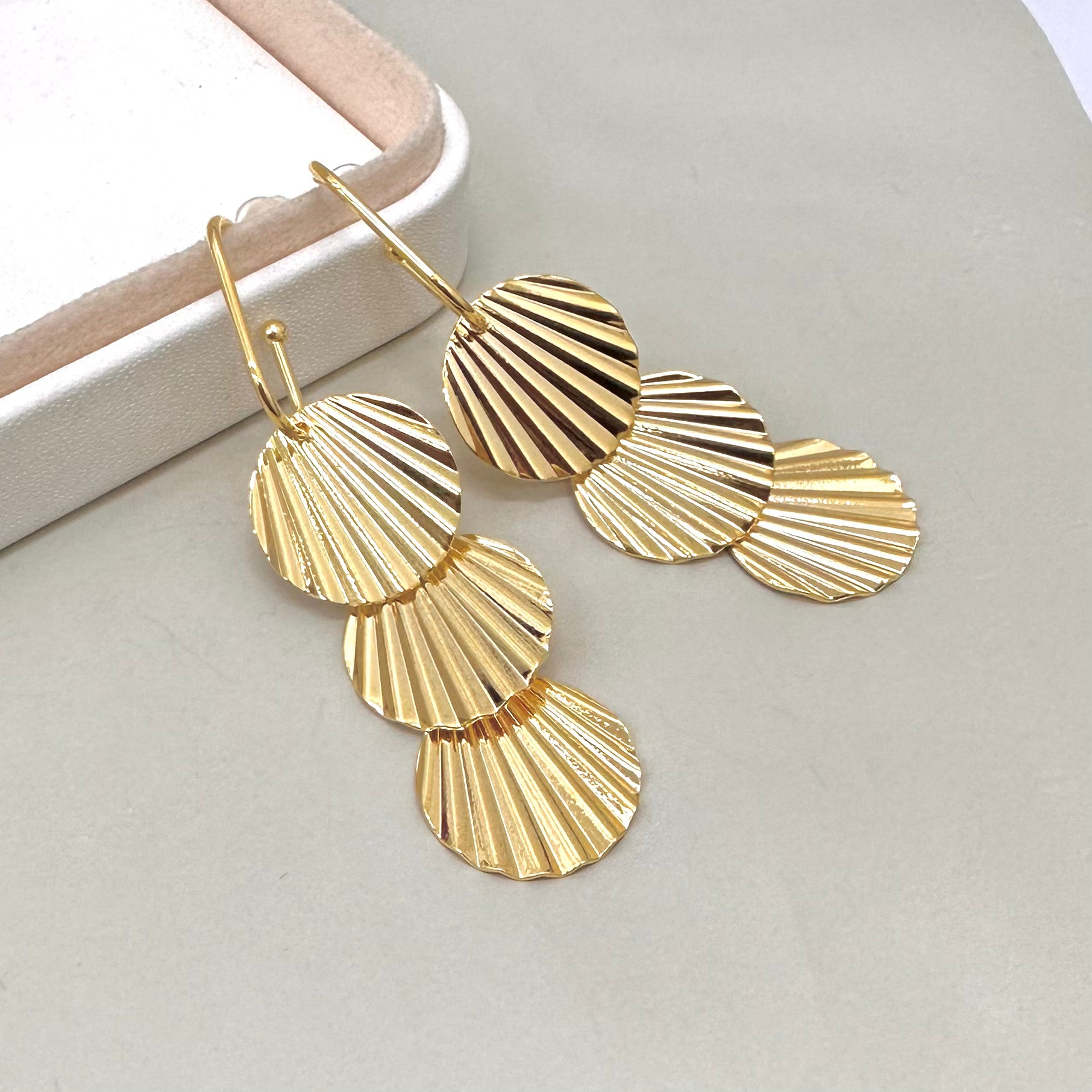 AROS BAÑO DE ORO | COLGANTE ALMEJAS | 65MM