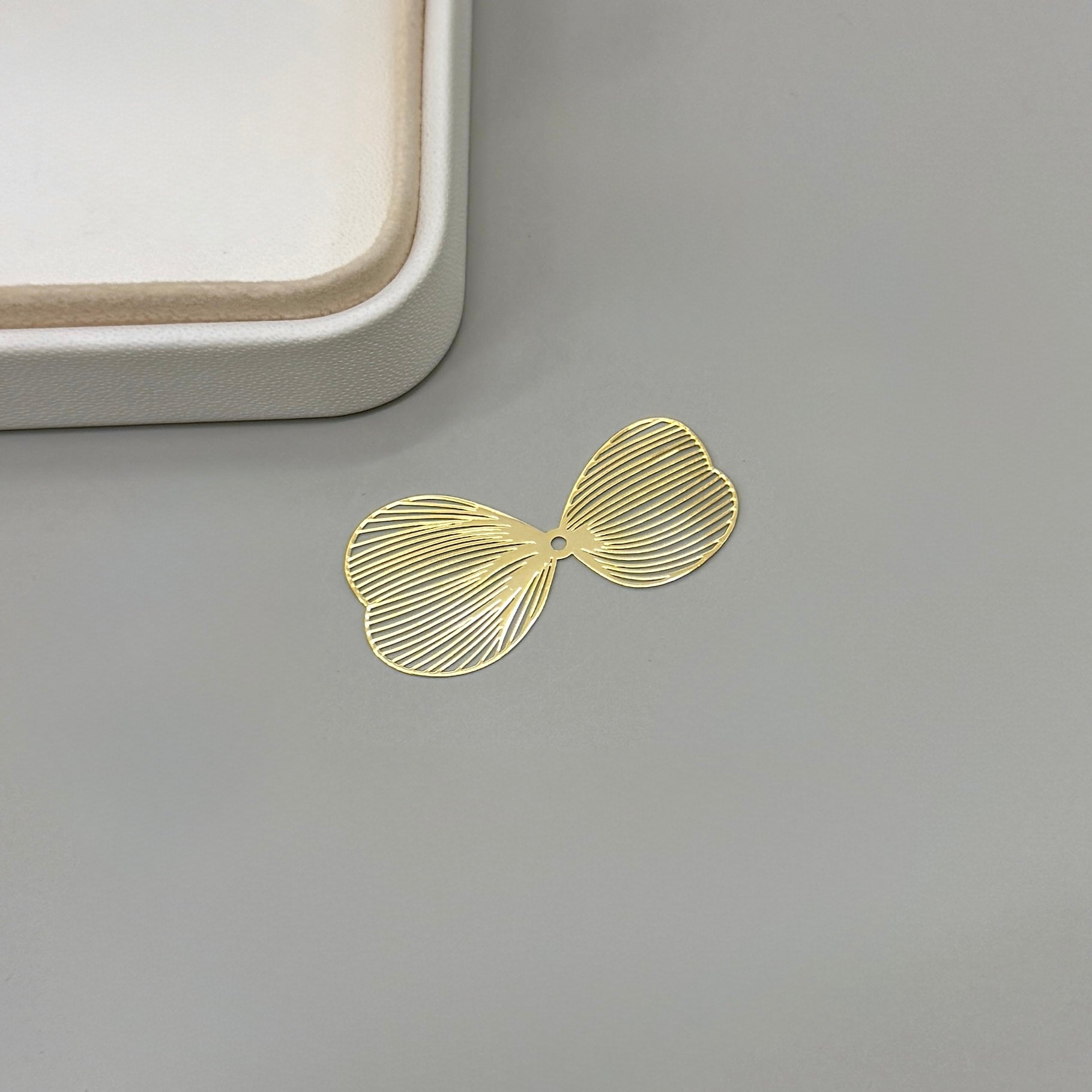 COLGANTE | DOS PETALOS | 1 UND