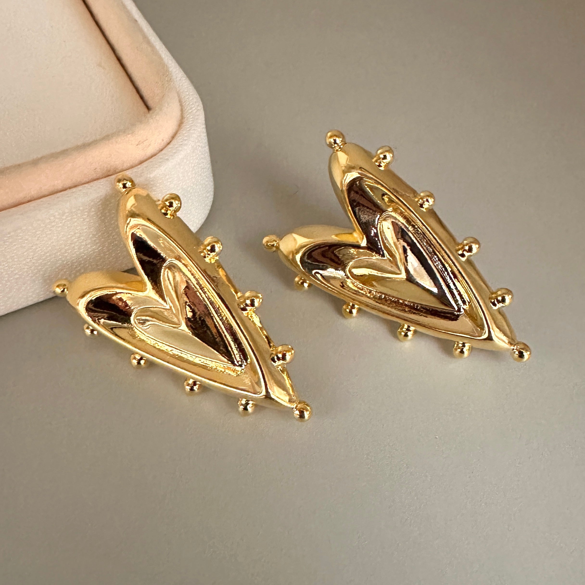 AROS | DOS CORAZONES CON PUNTOS