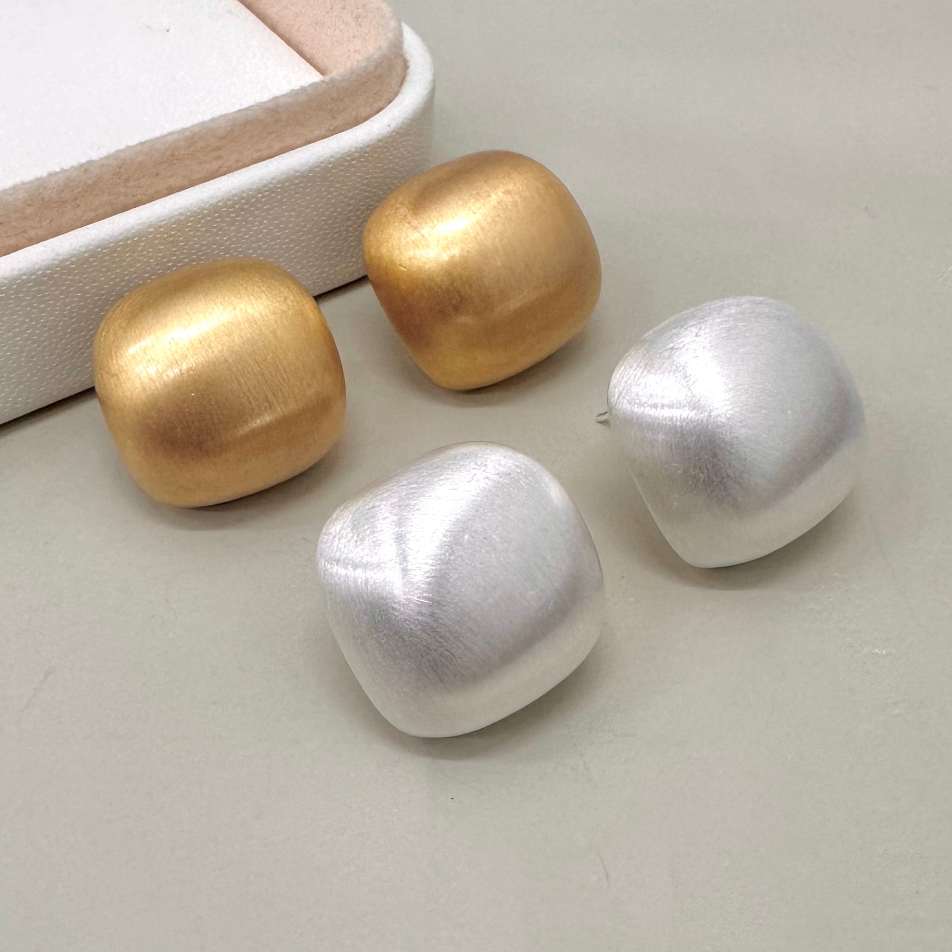 AROS BAÑO DE ORO | BOTON PERLADO | 20MM