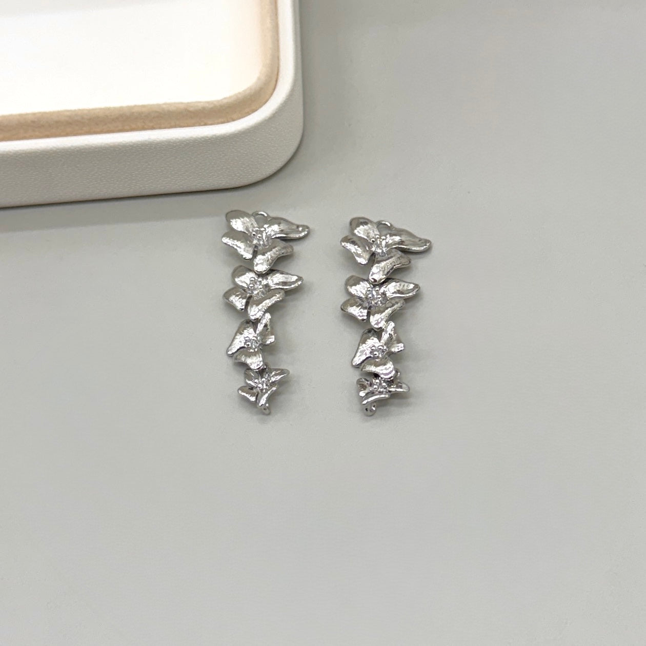 COLGANTE  | 4 FLORES | 1 UND