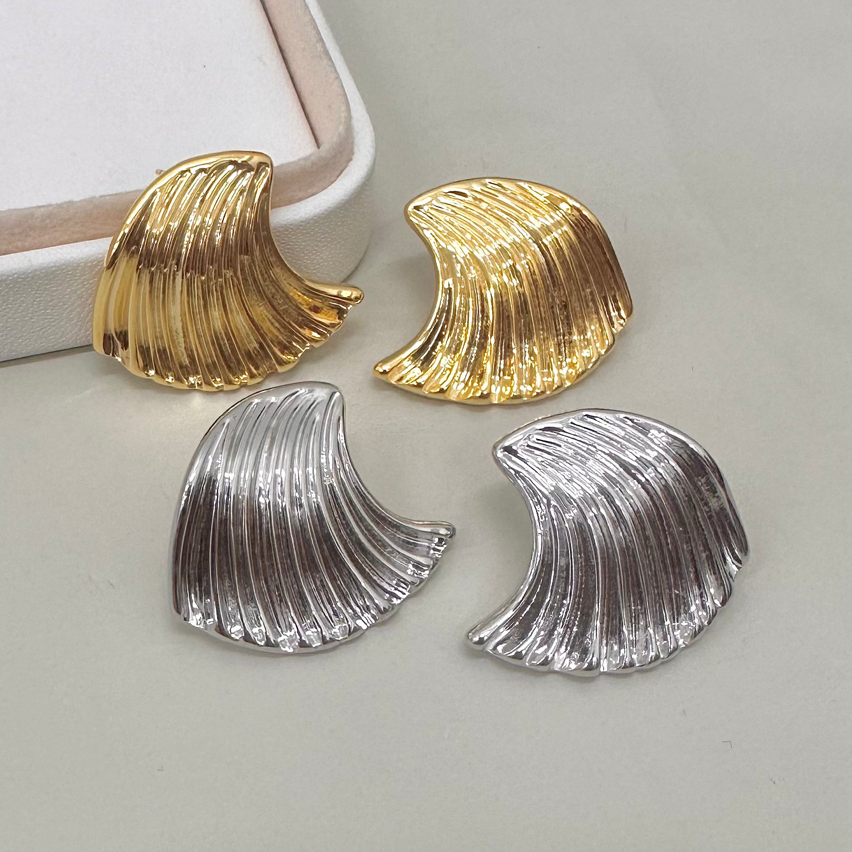 AROS BAÑO DE ORO | HOJA FLABELADA CHICA | 27MM X 30MM