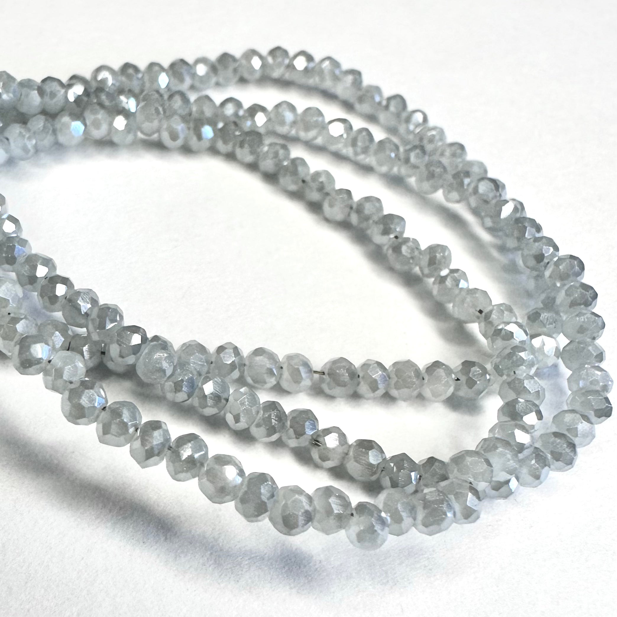 CRISTAL CHATO | GRIS CLARO SATIN 2