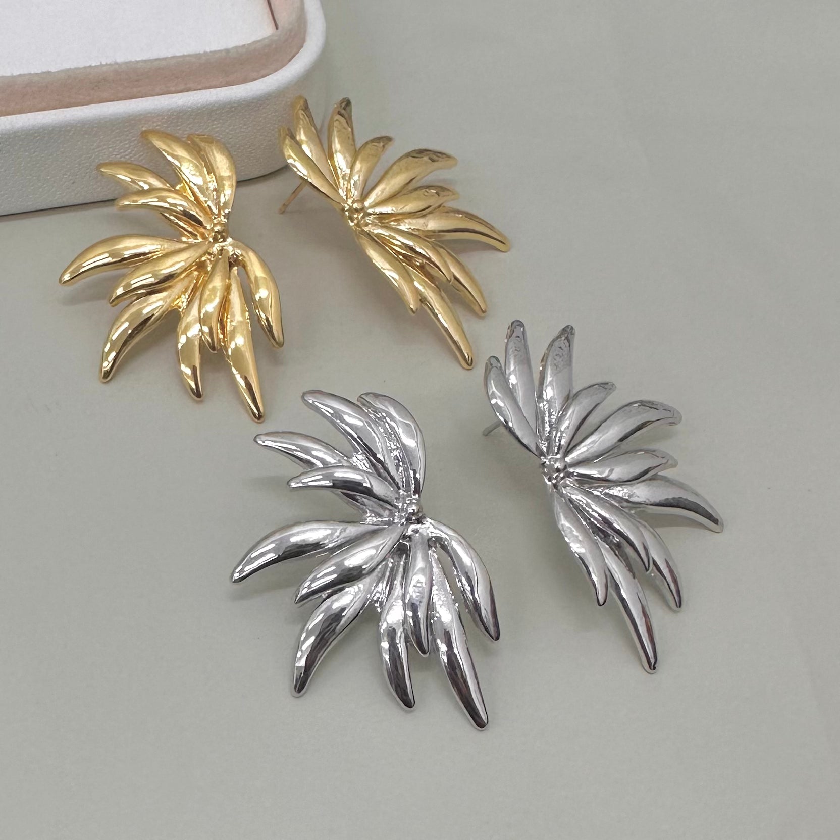 AROS BAÑO DE ORO | ALAS FLOREADAS | 50MM X 24MM