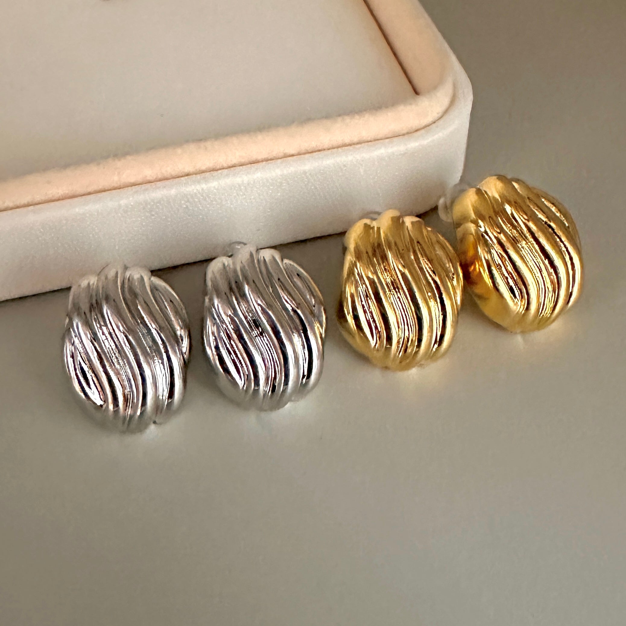 AROS | TRES LINEAS VERTICAL