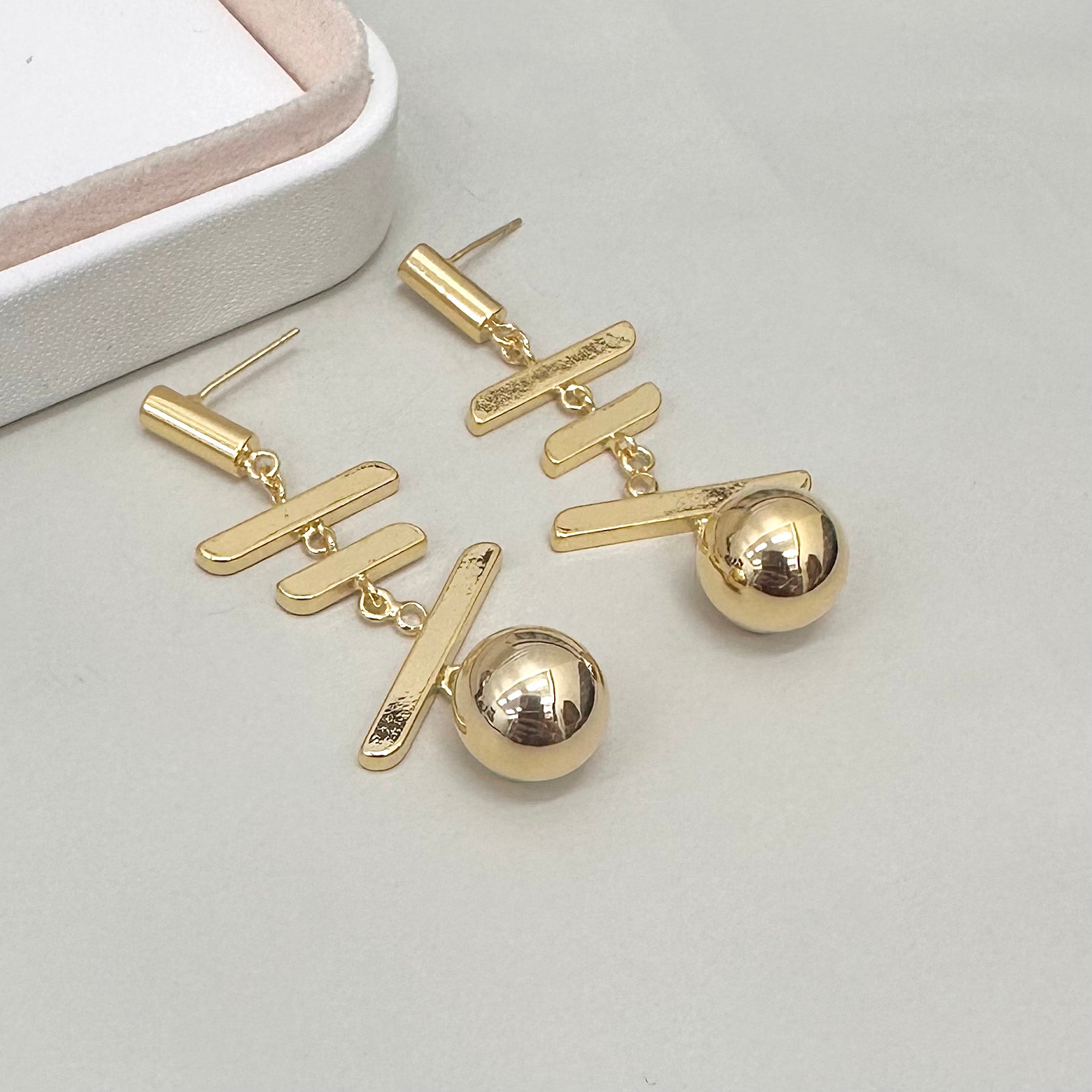 AROS BAÑO DE ORO | ESFERA COLGANTE CON TUBOS | 50MM