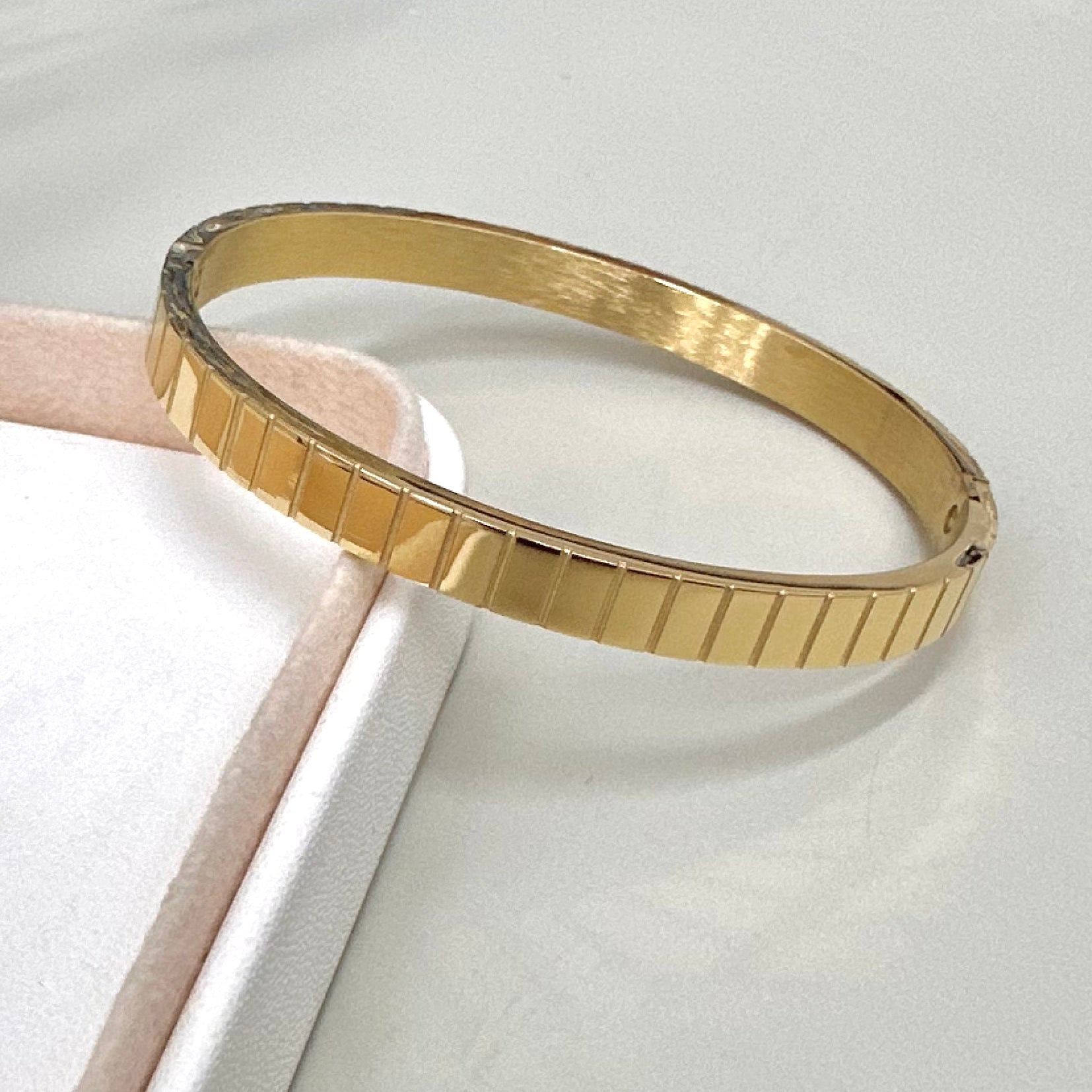 PULSERA RIGIDA | GRABADO LINEAS VERTICALES