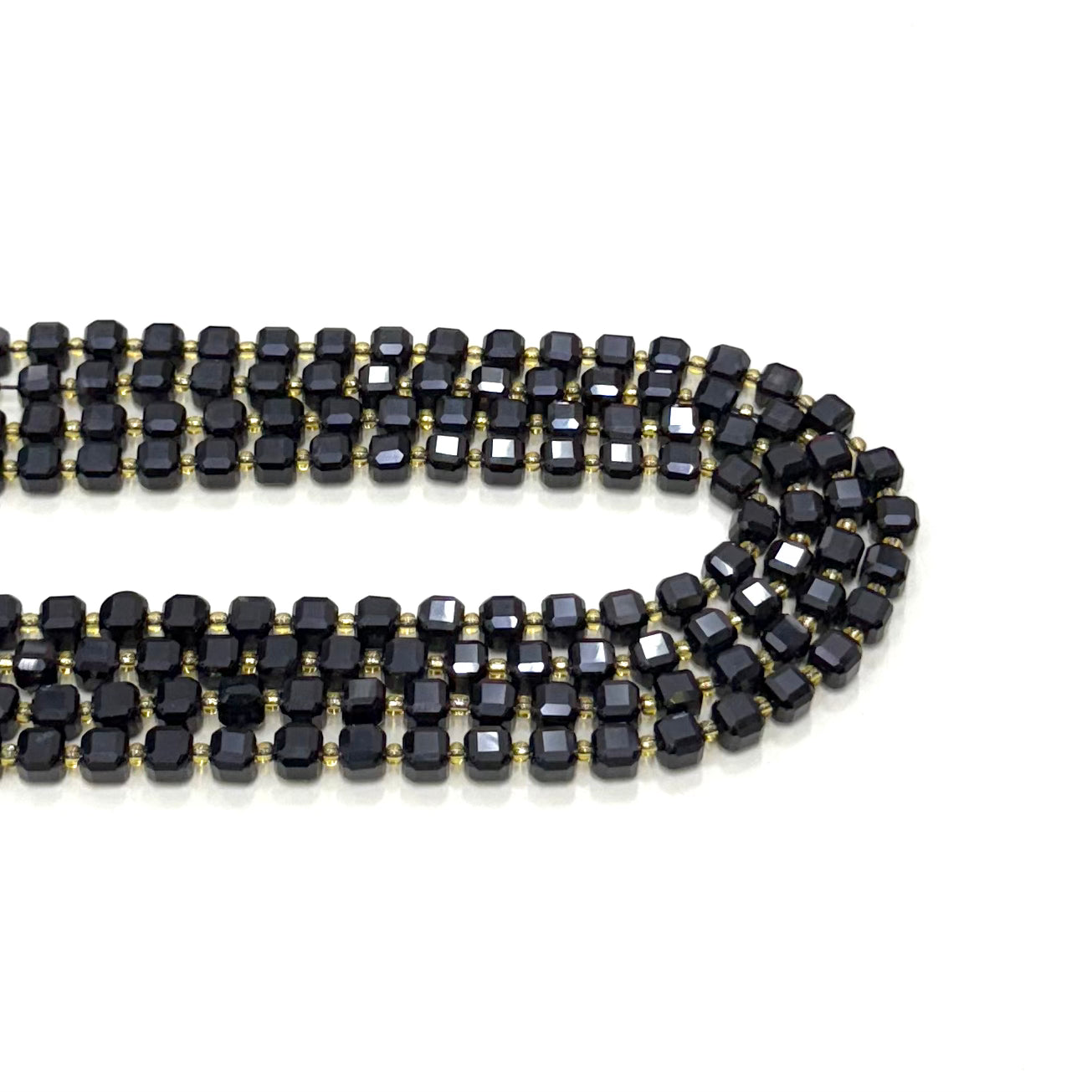 PIEDRA CUBO FACETADA | ESPINELA NEGRA