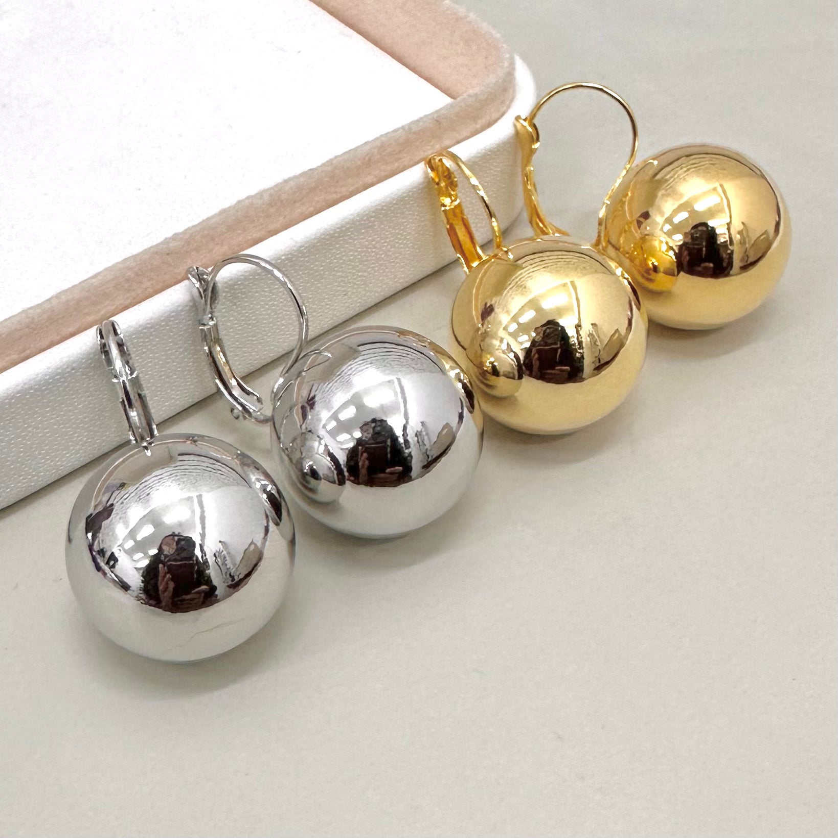 AROS BAÑO DE ORO | ESFERA COLGANTE 2 | 35MM X 23MM