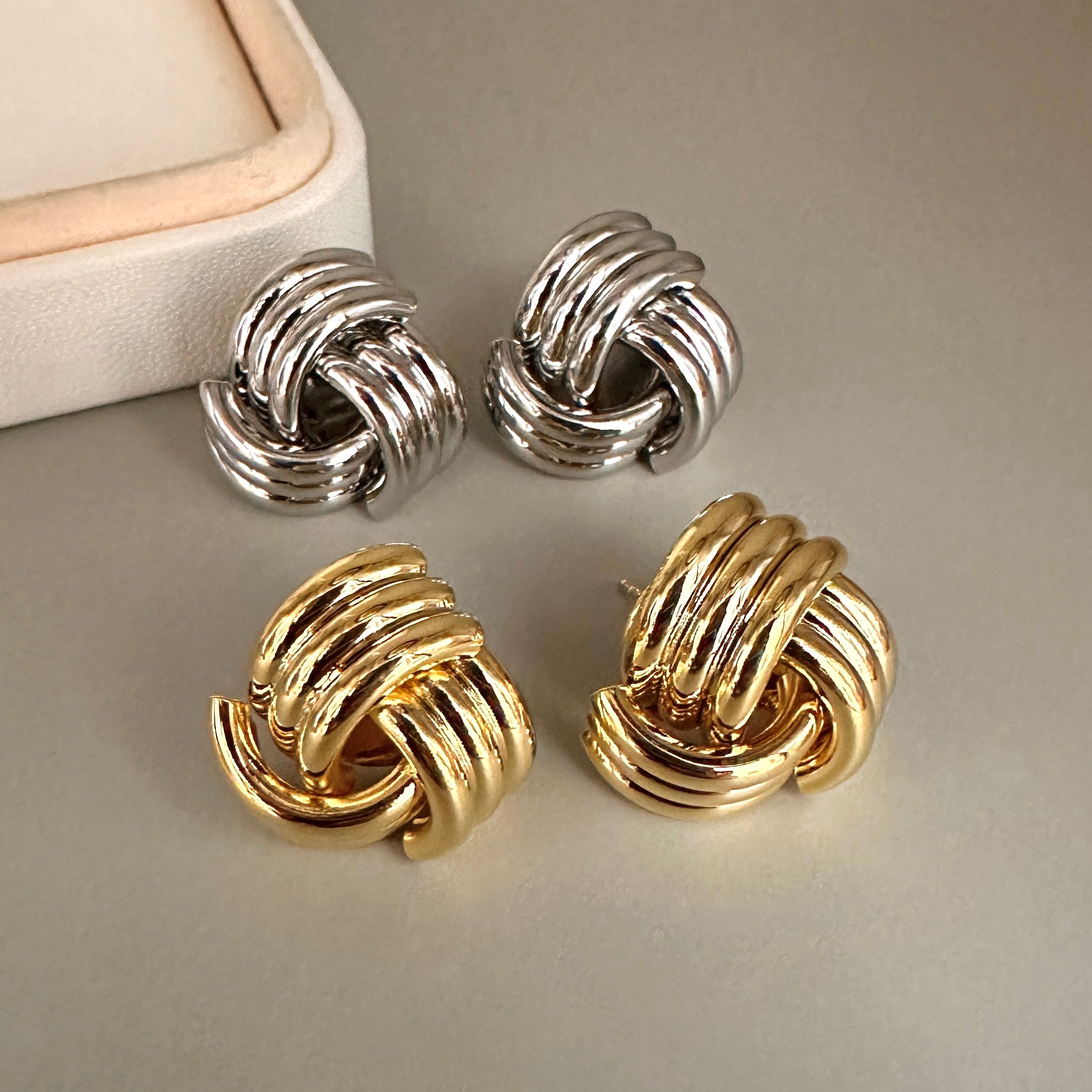 AROS | TRES LINEAS ENTRELAZADAS