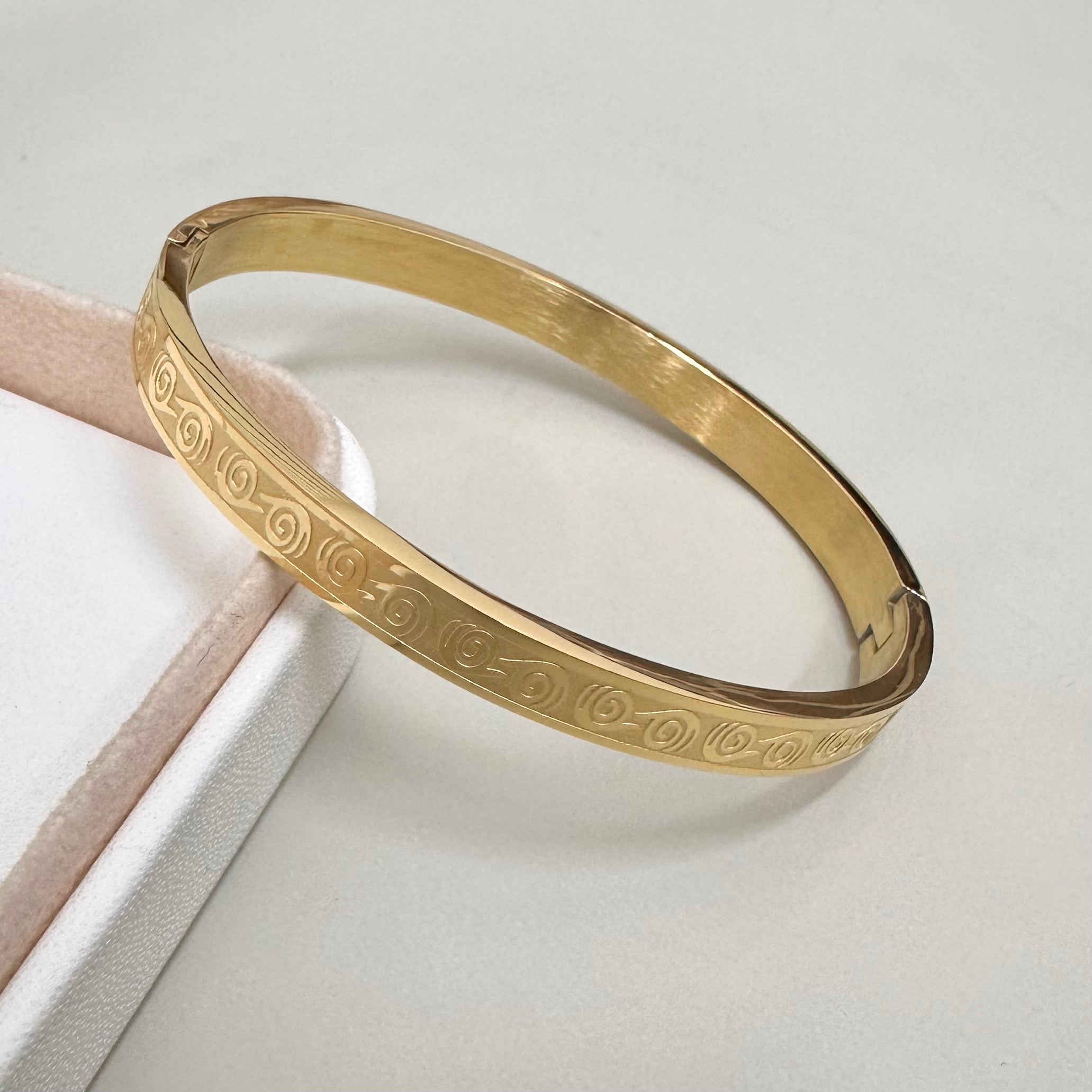 PULSERA RIGIDA | GRABADO REMOLINOS