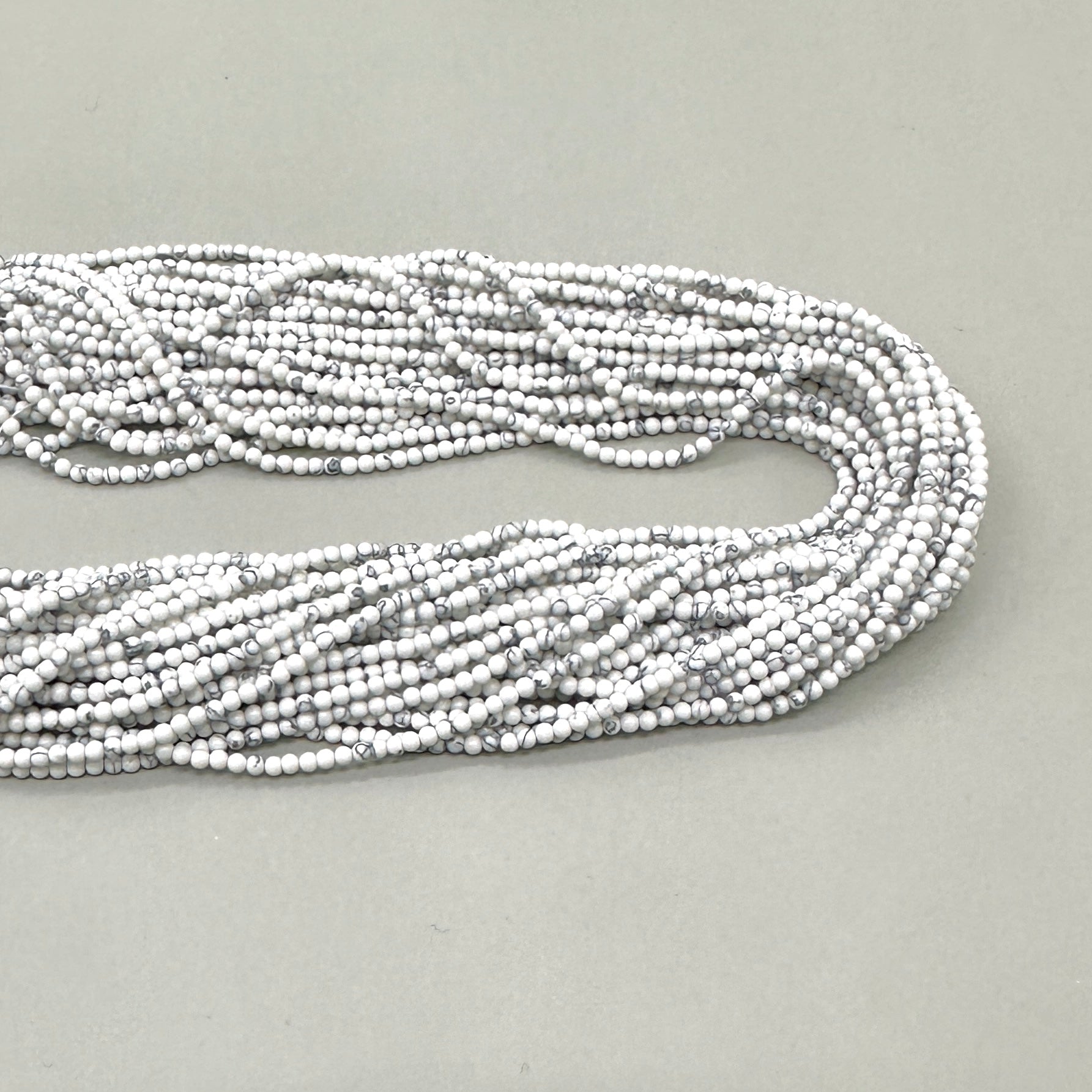 HOWLITA BLANCA | 2MM