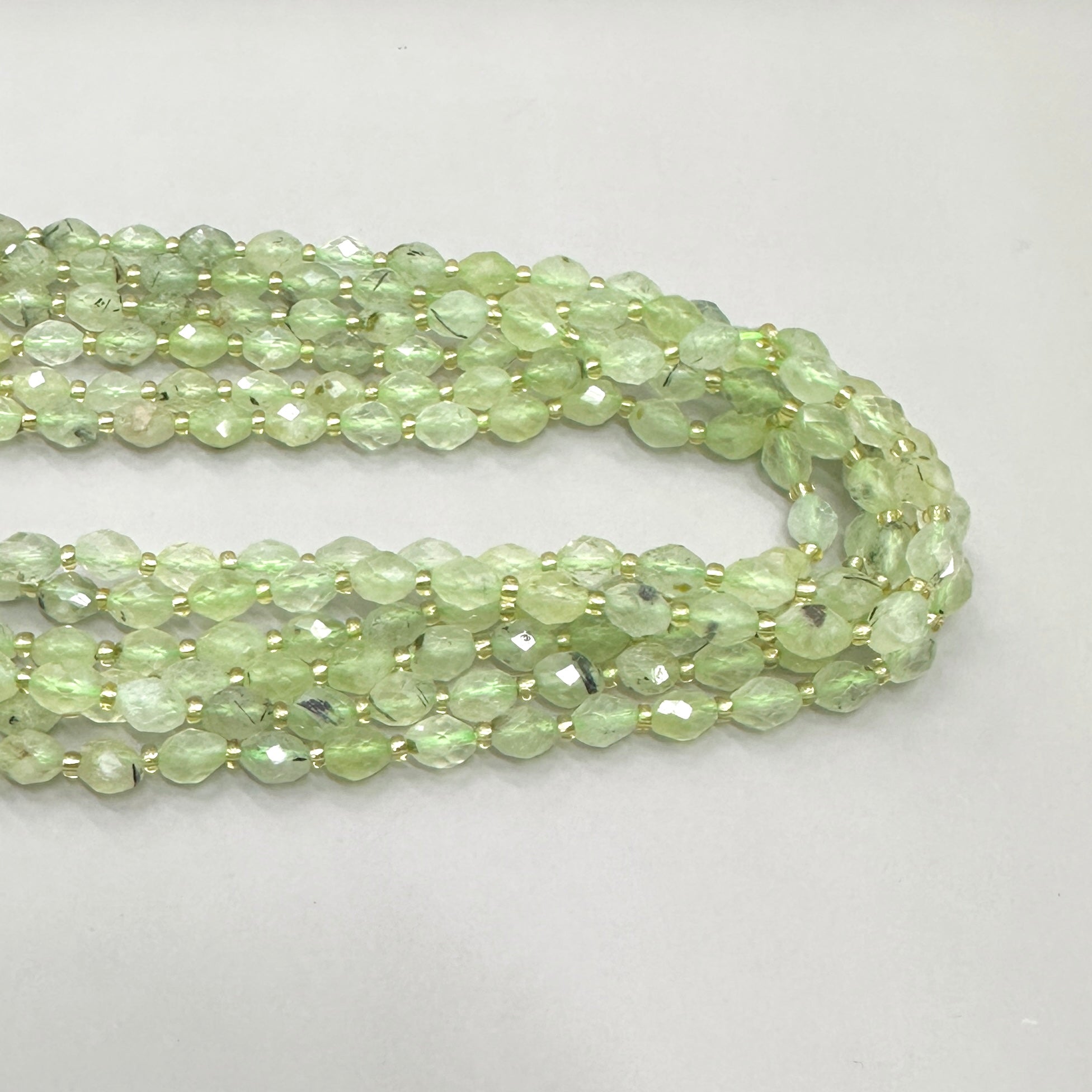 PIEDRA OVALADA FACETADA | PREHNITA