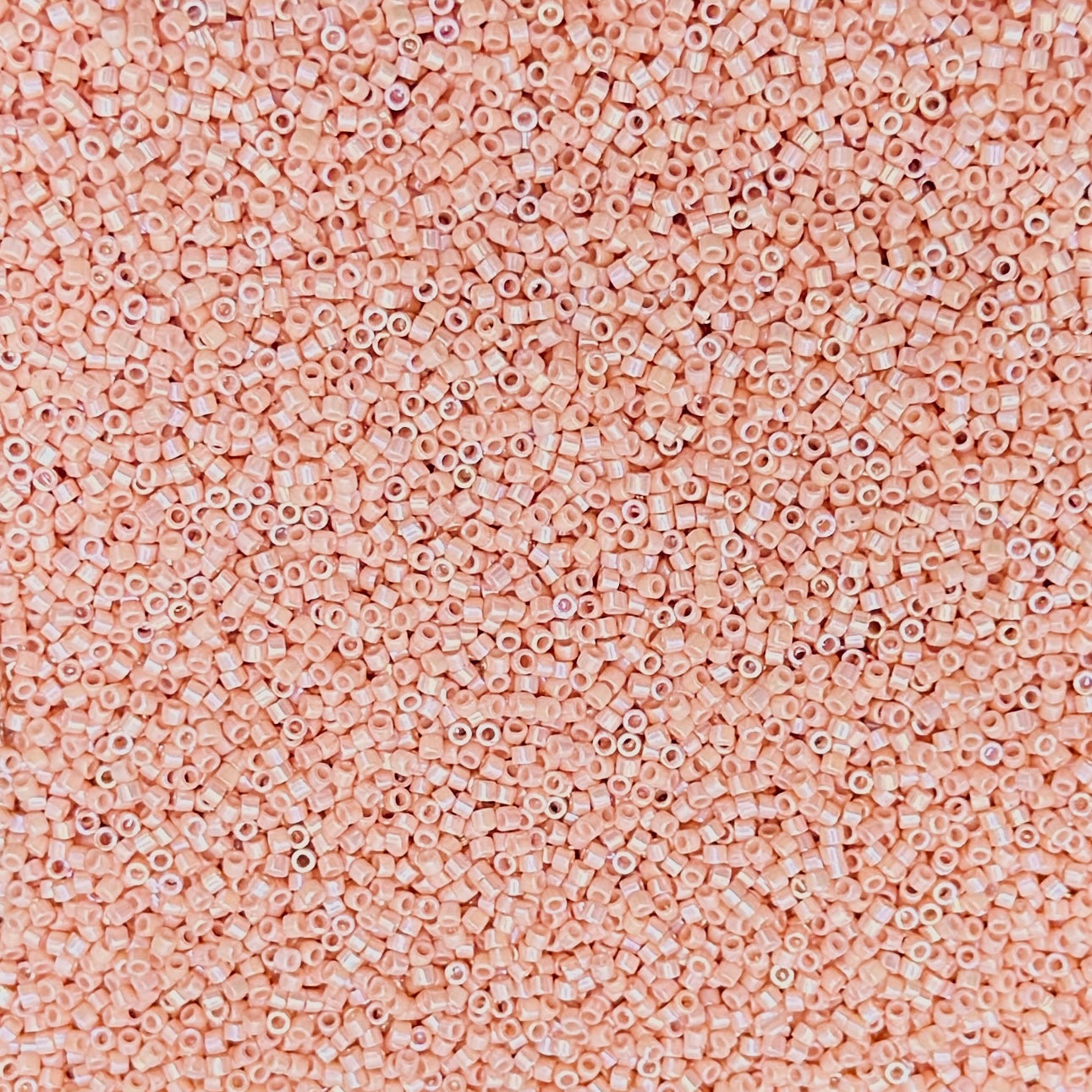 Miyuki Delica Beads 11/0 | 207-1DB | Damasco tornasol Claro