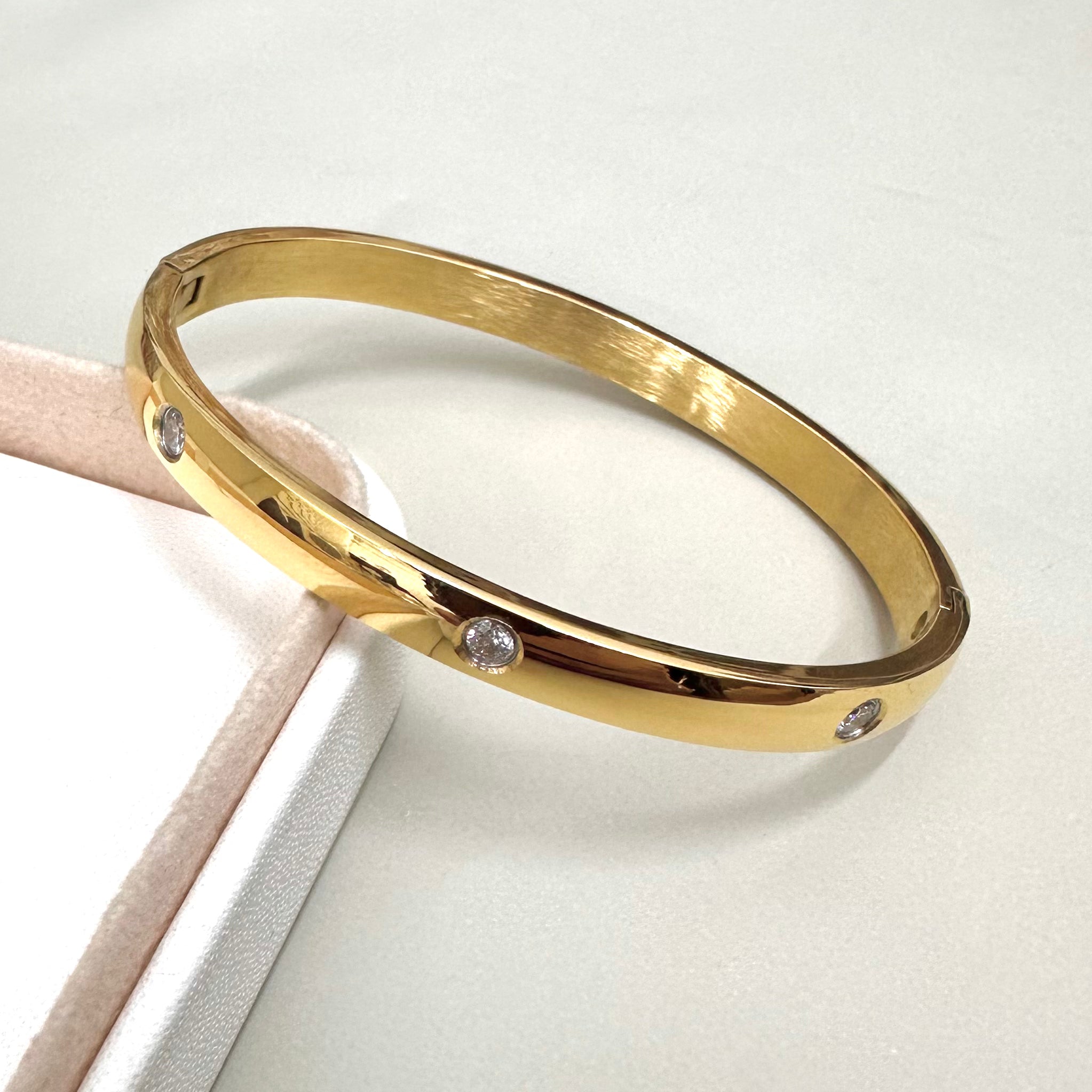 PULSERA RIGIDA | LISA GRUESA 6 CIRCONES