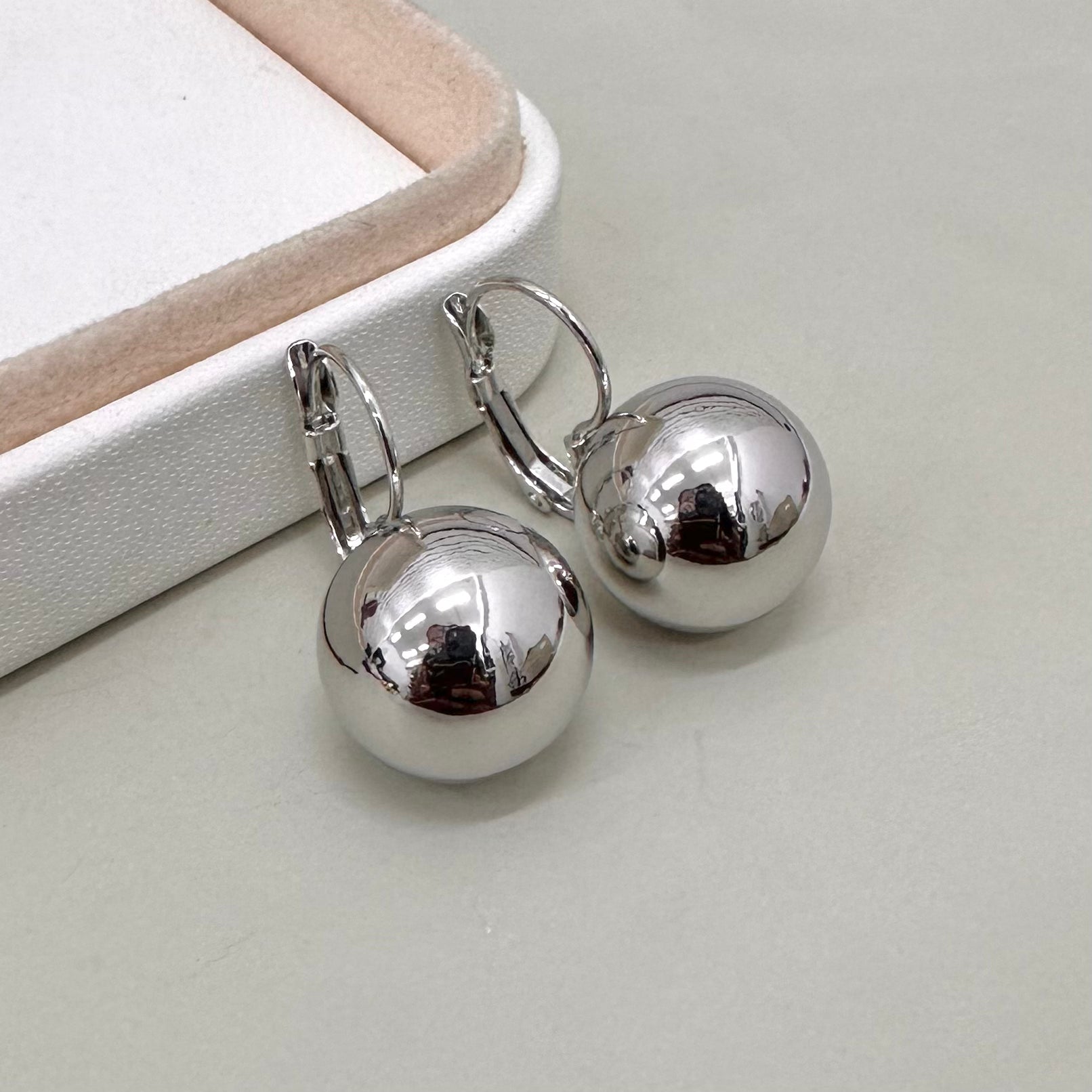 AROS BAÑO DE ORO | ESFERA COLGANTE | 25 MM X 15MM