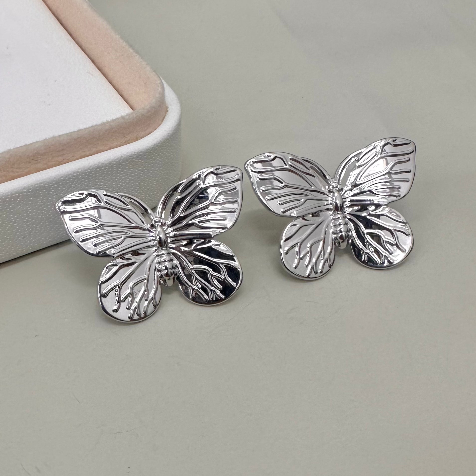 AROS BAÑO DE ORO | MARIPOSA | 30MM X 20MM