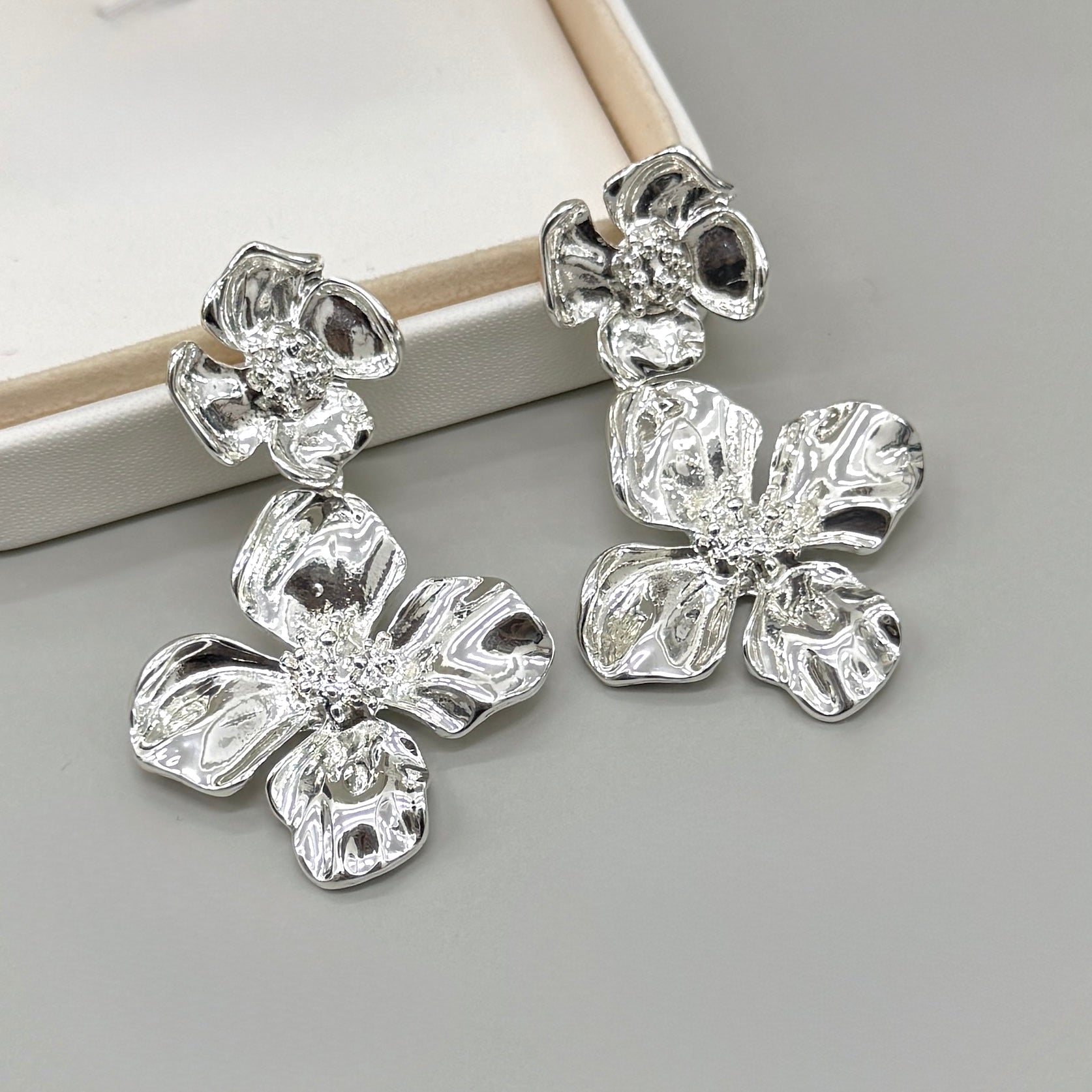 AROS | FLOR DOBLE CUATRO PETÁLOS CON PISTILO