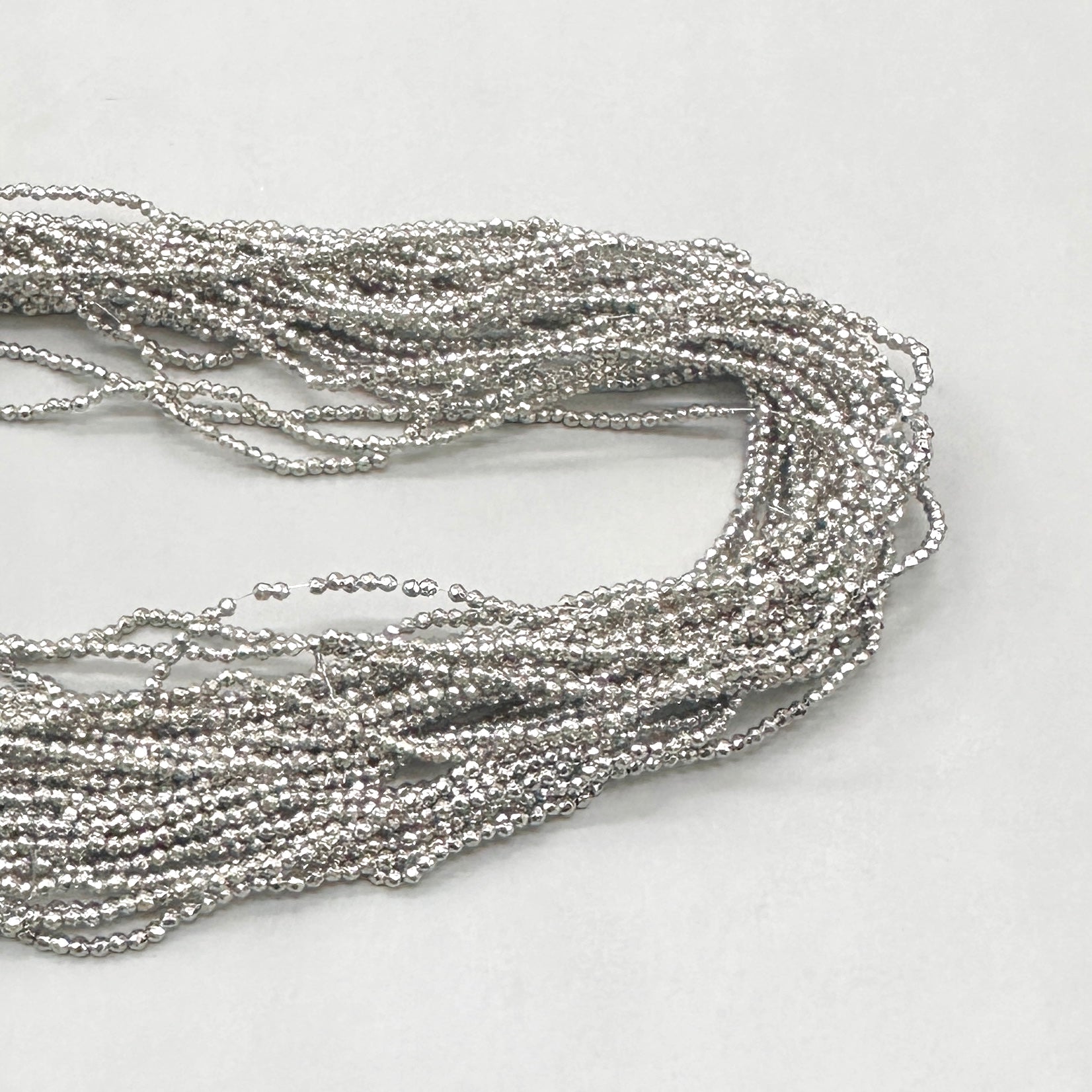 HEMATITA | PLATEADO OSCURO FACETADA | 2MM