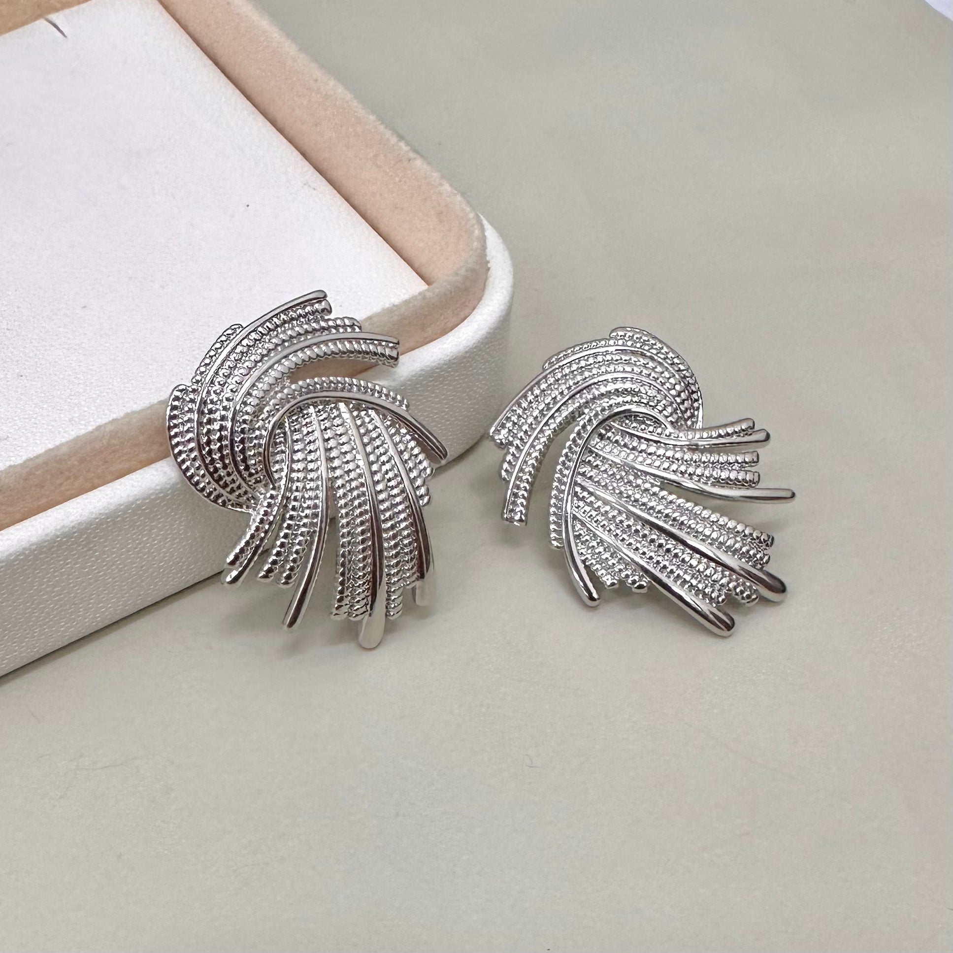 AROS BAÑO DE ORO | ALAS DE CISNE | 30MM X 25MM