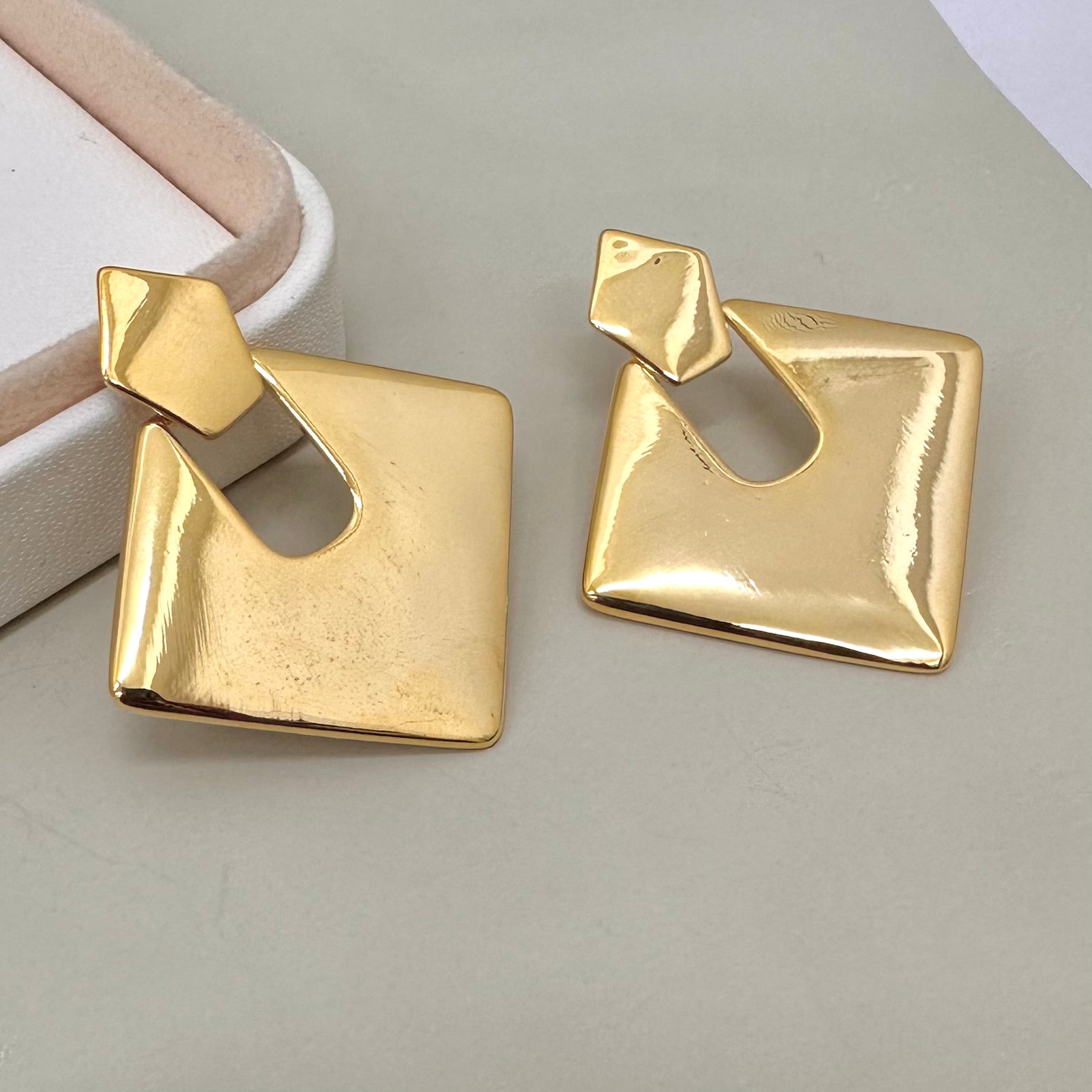 AROS BAÑO DE ORO | COLGANTE CUADRADO | 45MM X 40MM