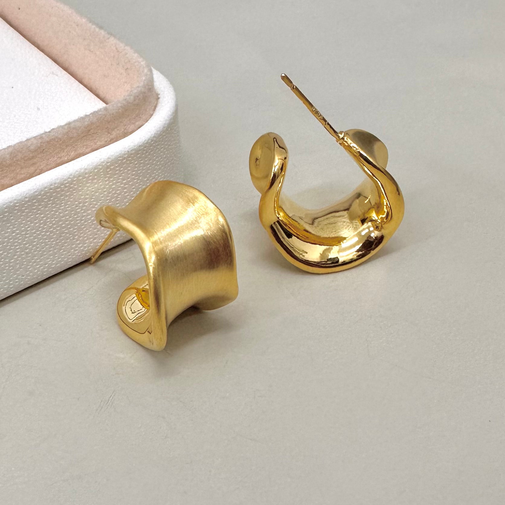 AROS BAÑO DE ORO | ARGOLLAS IRREGULARES | 17MM X 13MM