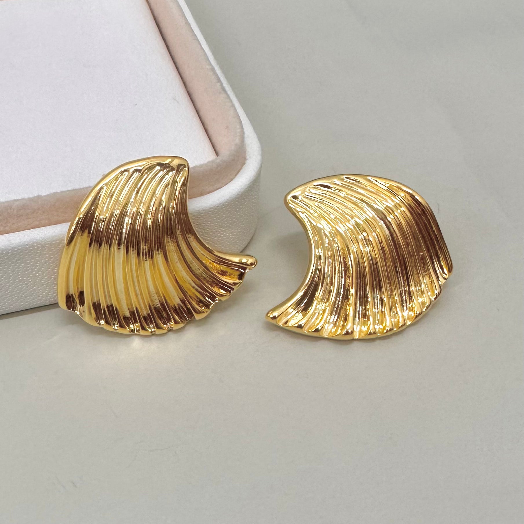 AROS BAÑO DE ORO | HOJA FLABELADA CHICA | 27MM X 30MM