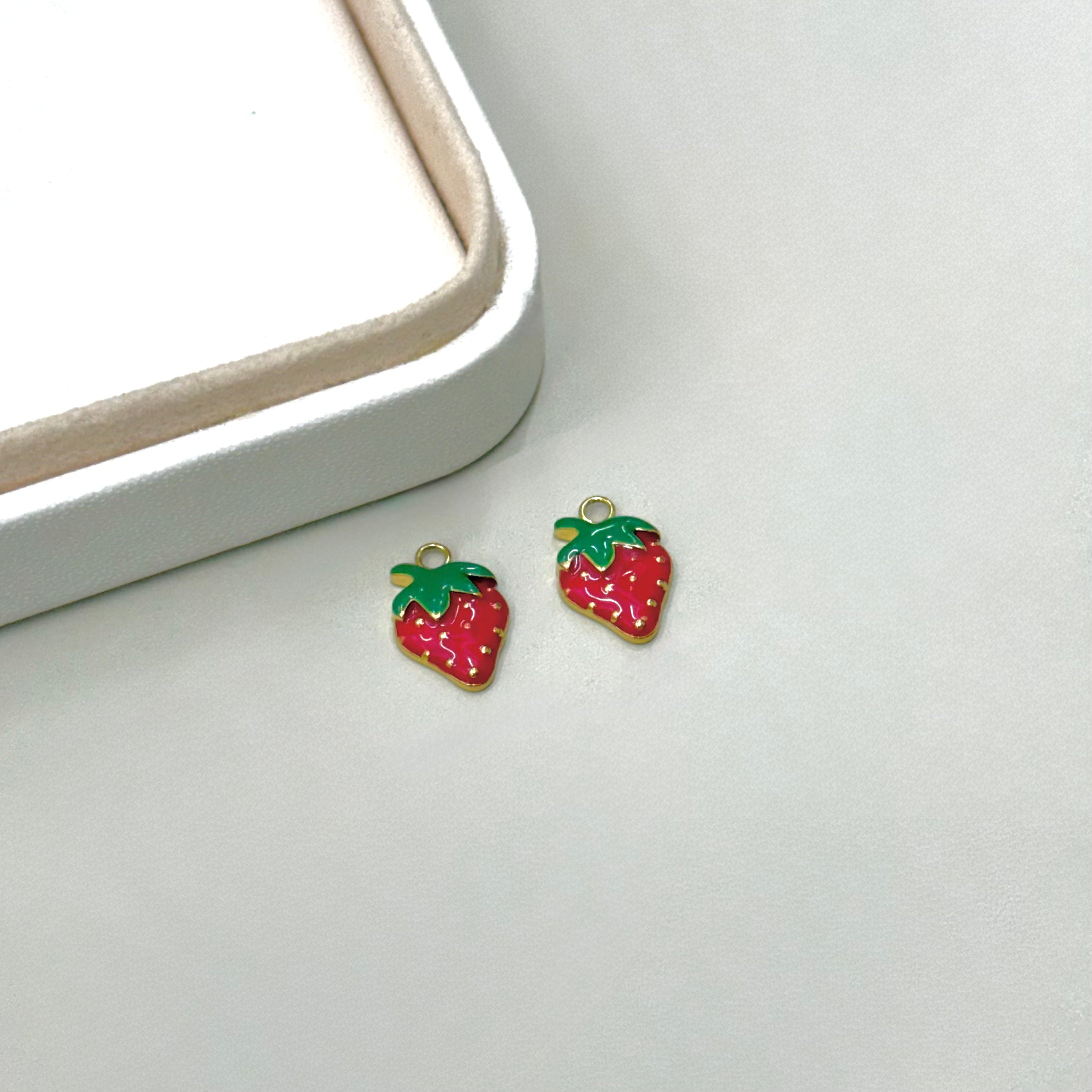 COLGANTE FRUTILLA | BAÑO DE ORO