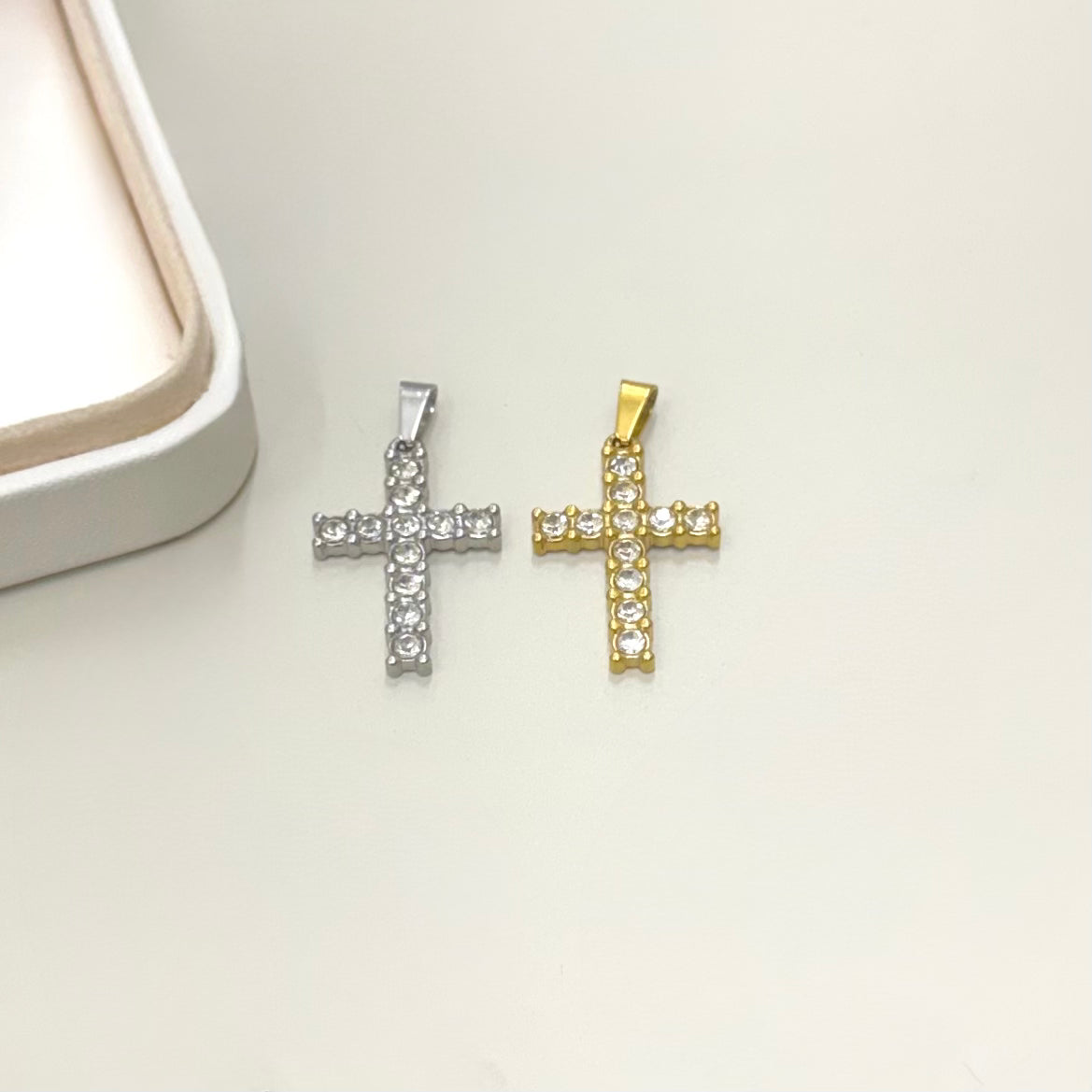 COLGANTE RELIGIOSO | CRUZ CON CIRCONES