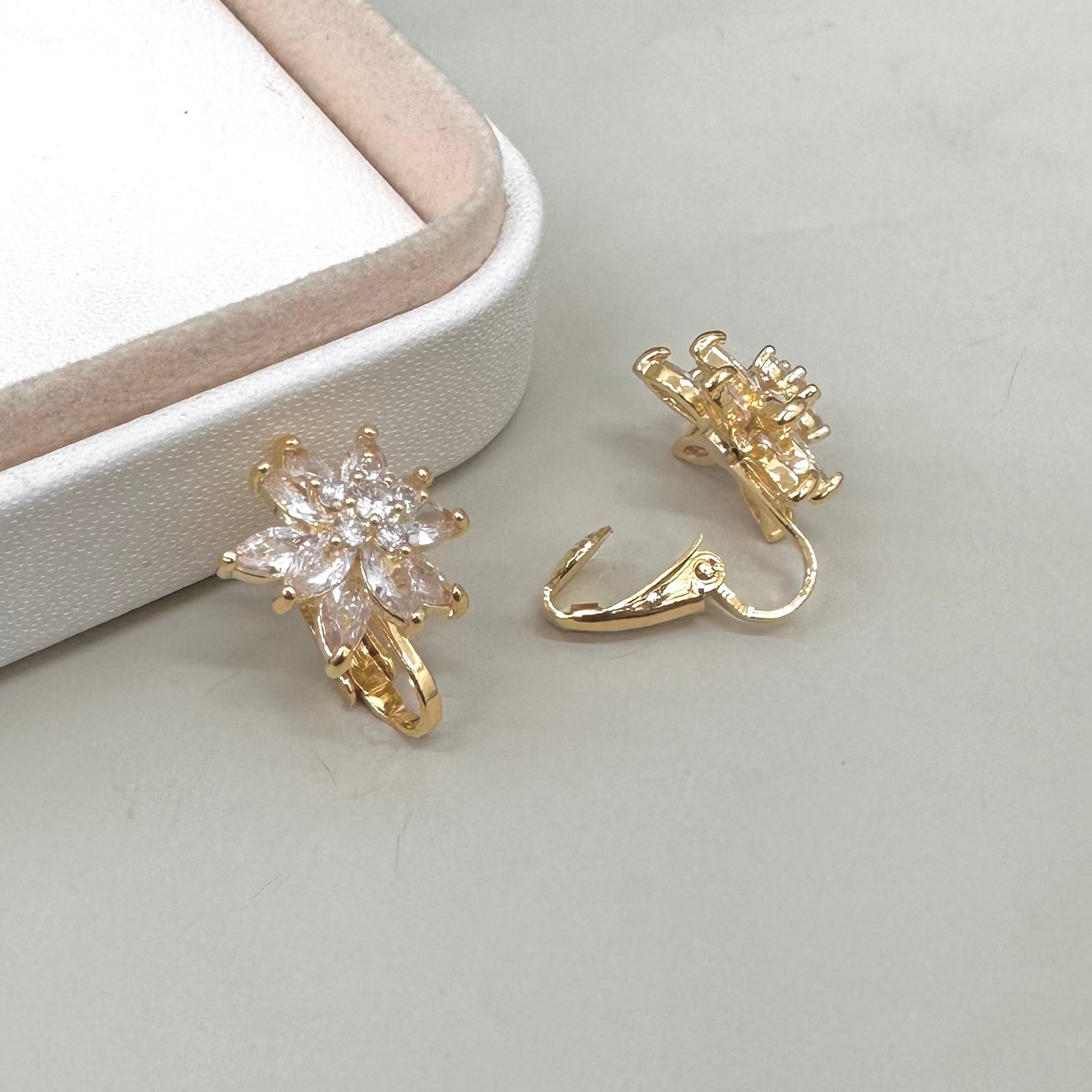 AROS CLIP | FLOR | CIRCONITA BLANCA