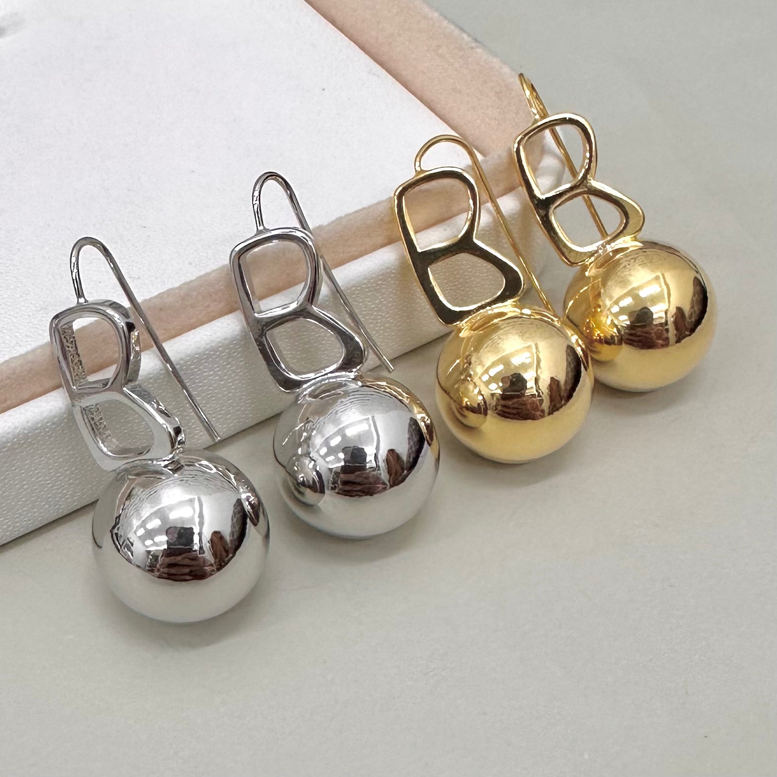 AROS BAÑO DE ORO | ESFERA COLGANTE B | 40MM X 15MM