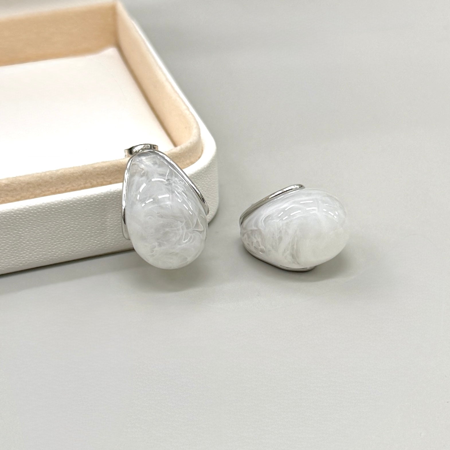 AROS | GOTA CURVA CON RESINA| 25x20MM