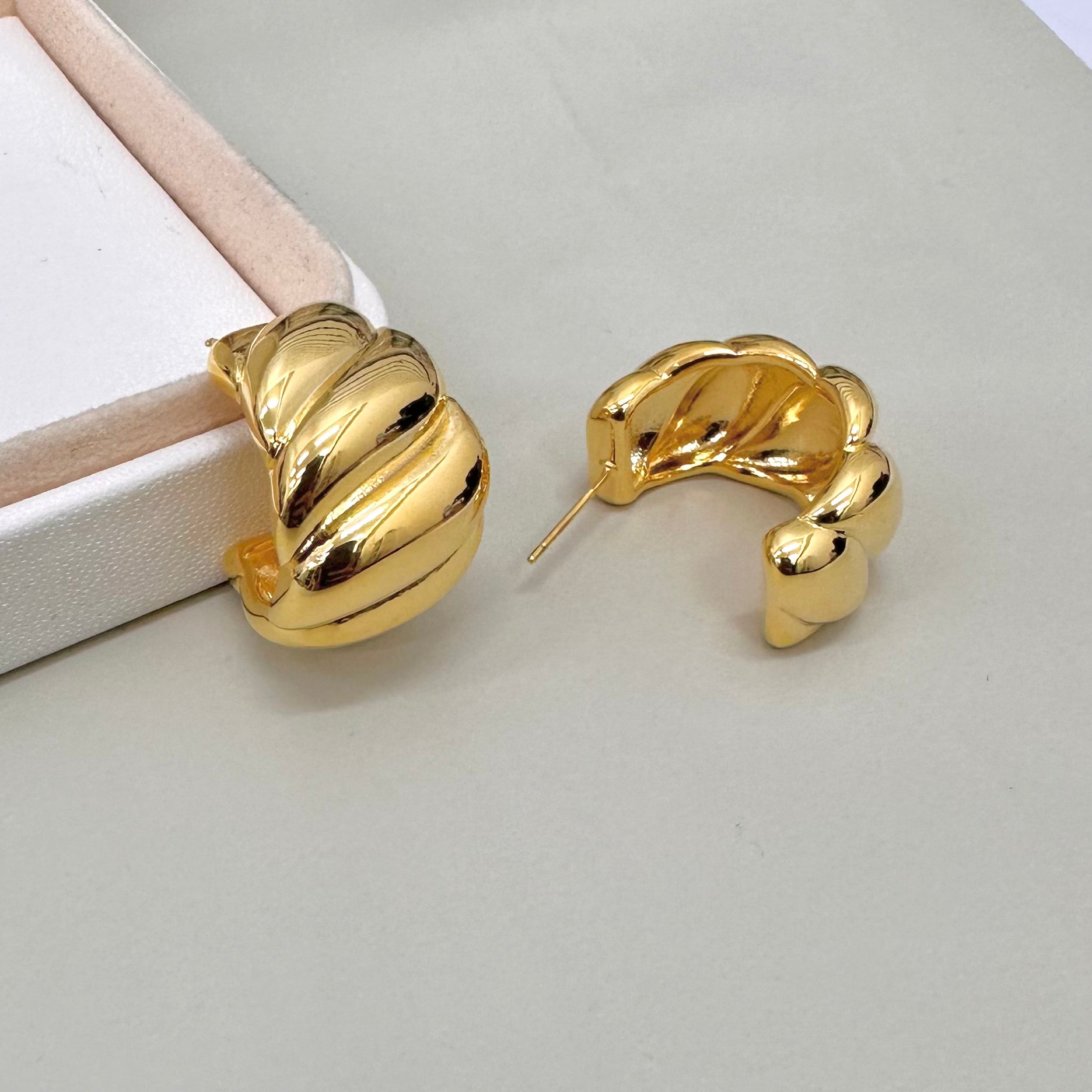 AROS BAÑO DE ORO | ARGOLLA TRENZA | 23MM X 20MM